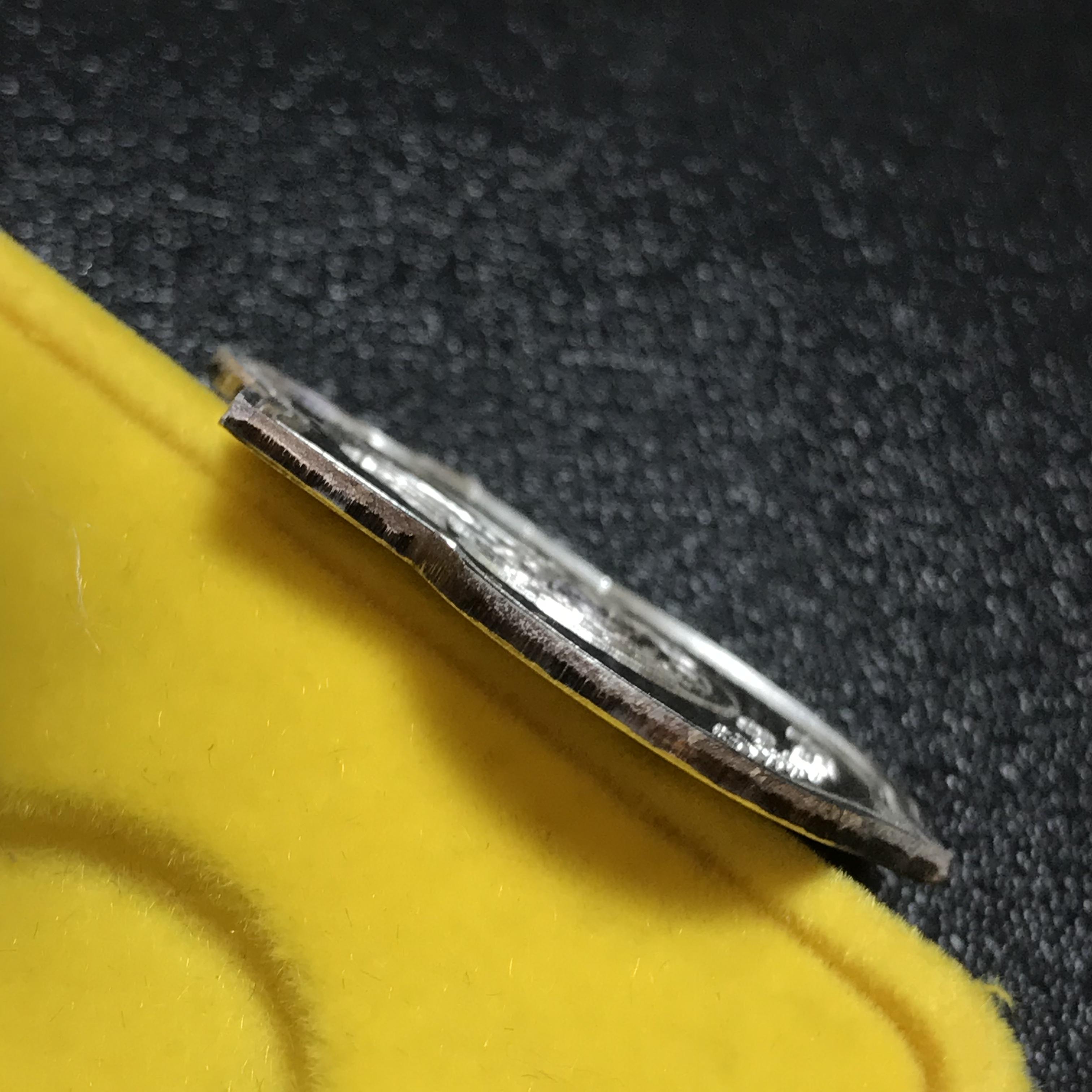 เหรียญพระบาทสมเด็จพระเจ้าอยู่หัว รัชกาลที่9ประทับนั่งบัลลังก์ กระทรวงมหาดไทยจัดสร้าง ปี2539 เนื้อเงินกล่องบรรจุเดิม(สภาพสวย)(นิยม)