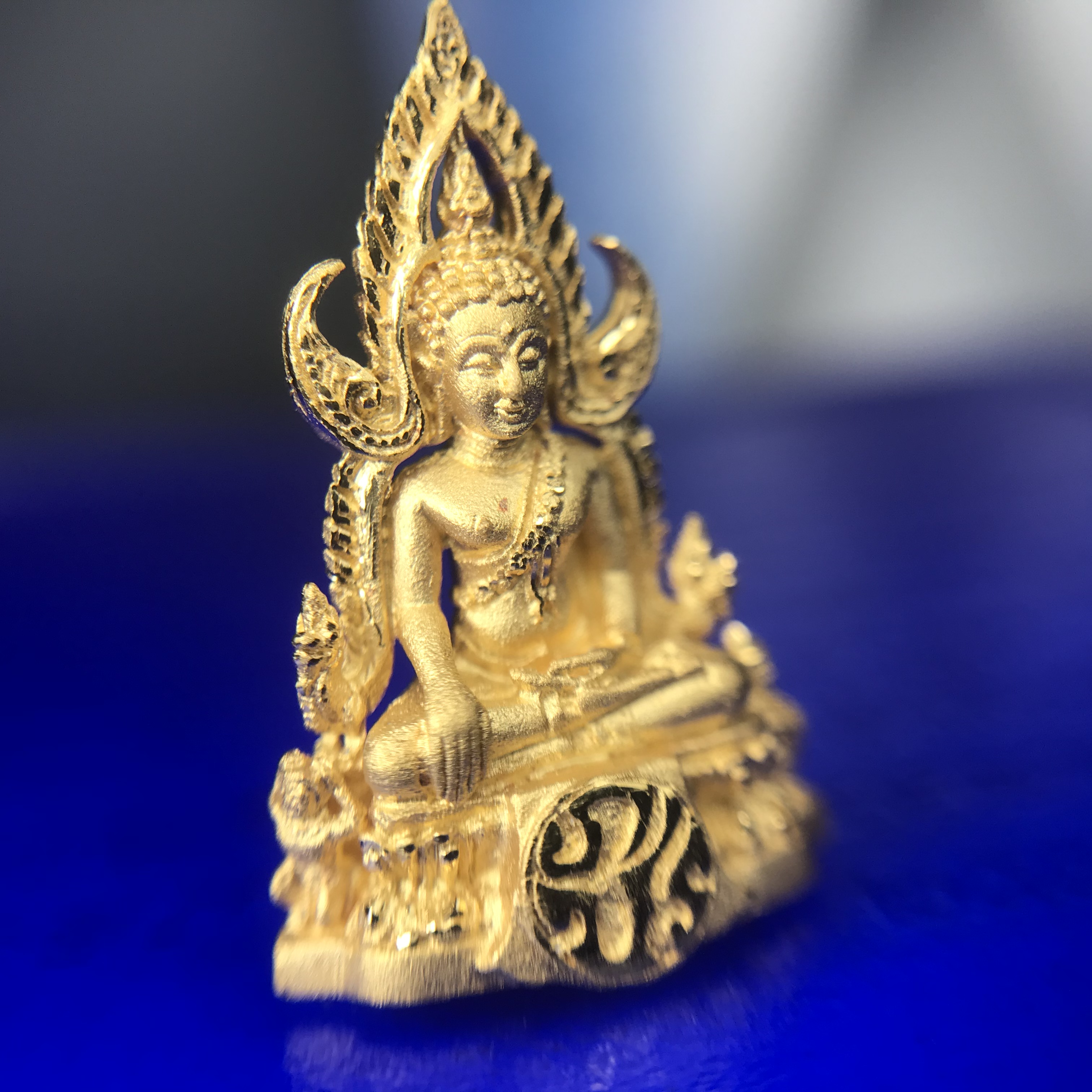 พระพุทธชินราช ภปร. โครงการ เพราะแผ่นดินนี้คือแผ่นดินเกิด ปี2551 เนื้อทองคำ 96.5%(น้ำหนัก 2.6 กรัม) ขนาดหน้าตัก1/4นิ้ว (สวยงามทรงคุณค่าหายาก)1 ใน 5000องค์