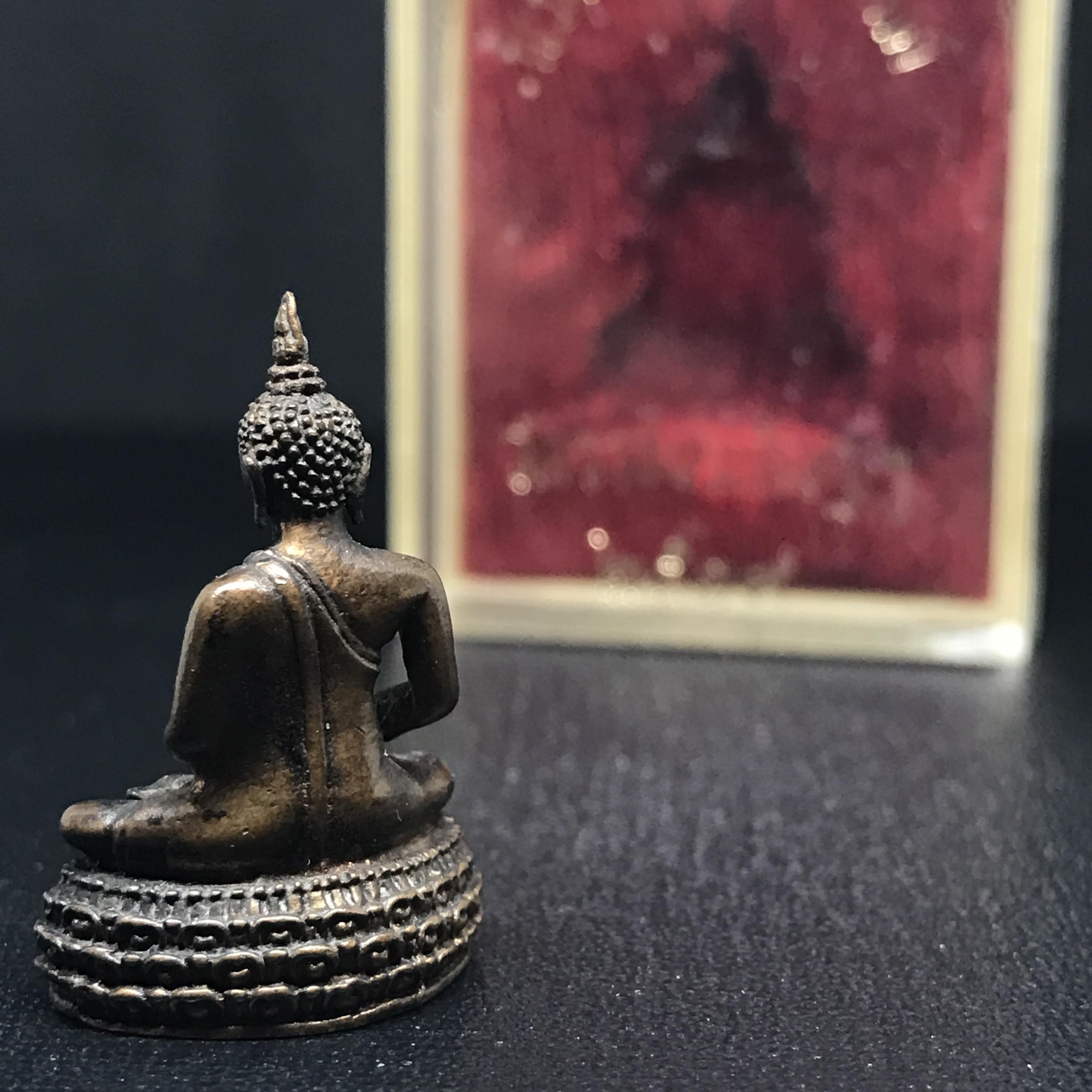 พระกริ่งพระพุทธสิหิงห์ วัดราชประดิษฐ์ ปี2519 เนื้อนวโลหะกล่องบรรจุเดิม(ในหลวงรัชกาลที่9เสด็จในพิธี)