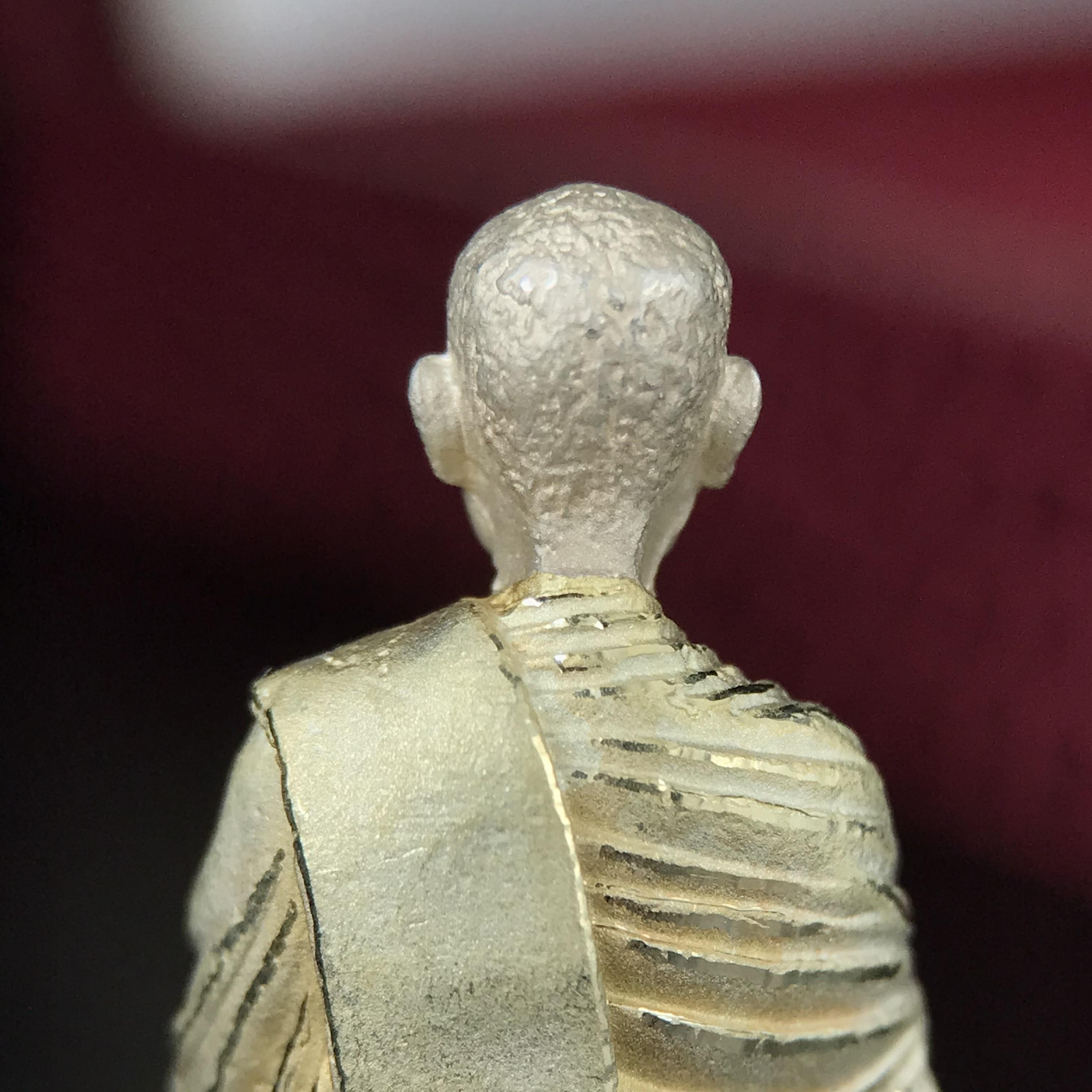 รูปเหมือนสมเด็จพระพุฒาจารย์ (โต พรหมรังสี)วัดใหม่อมตรส บางขุนพรหม ปี2540 รุ่นกาญจนาภิเษก จัดสร้างในวโรกาสที่รัชกาลที่ 9 ทรงครองสิริราชสมบัติ ครบ 50ปี ลอยองค์พิมพ์ใหญ่ เนื้อเงินบริสุทธิ์ 99.9% แบบชุบสามกษัตริย์ขัดเงาบางส่วน พร้อมกล่องบรรจุเดิมครบ