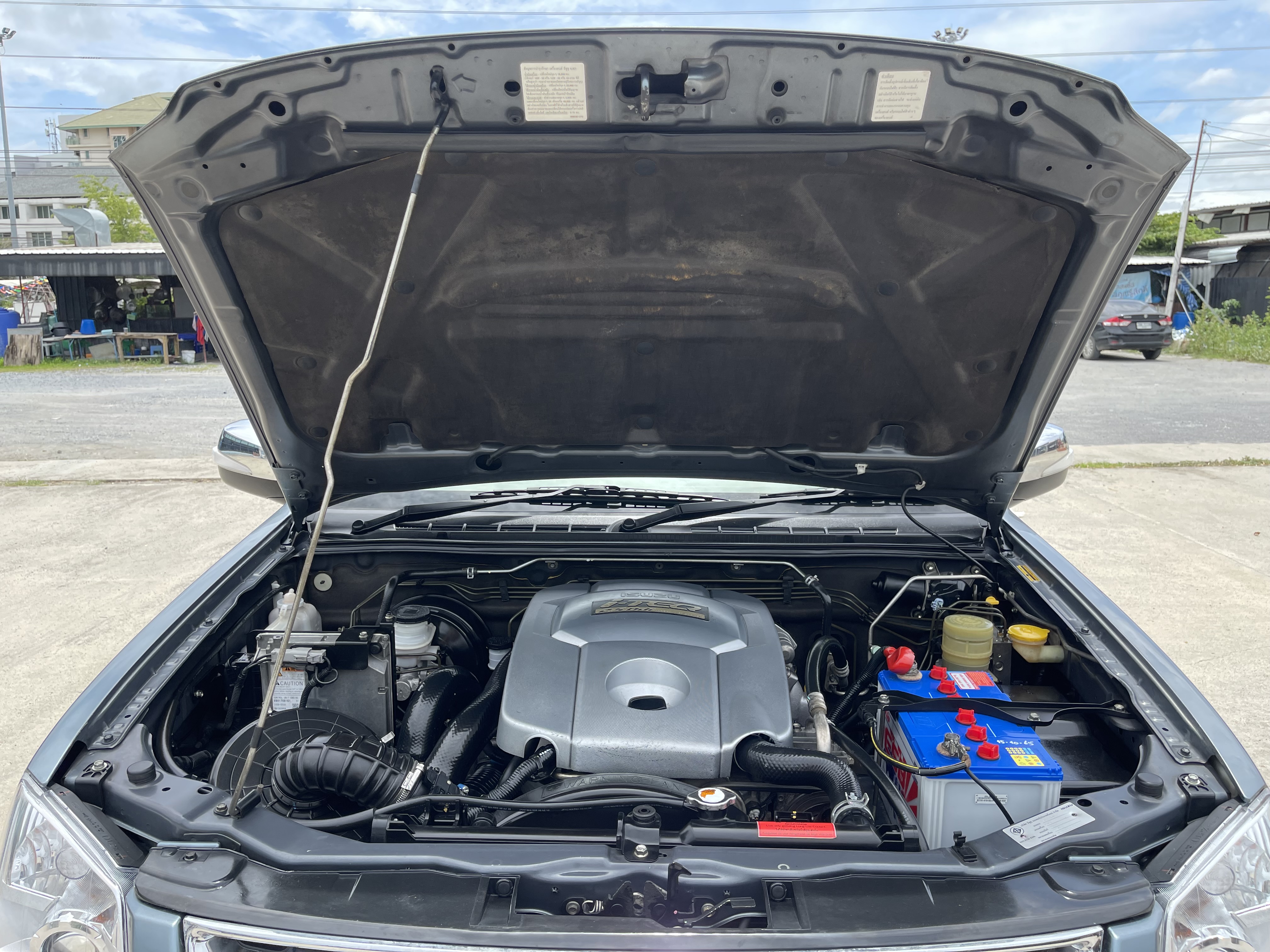 Isuzu Dmax 4ประตู Hilander 2.5 Abs 2010 เทา