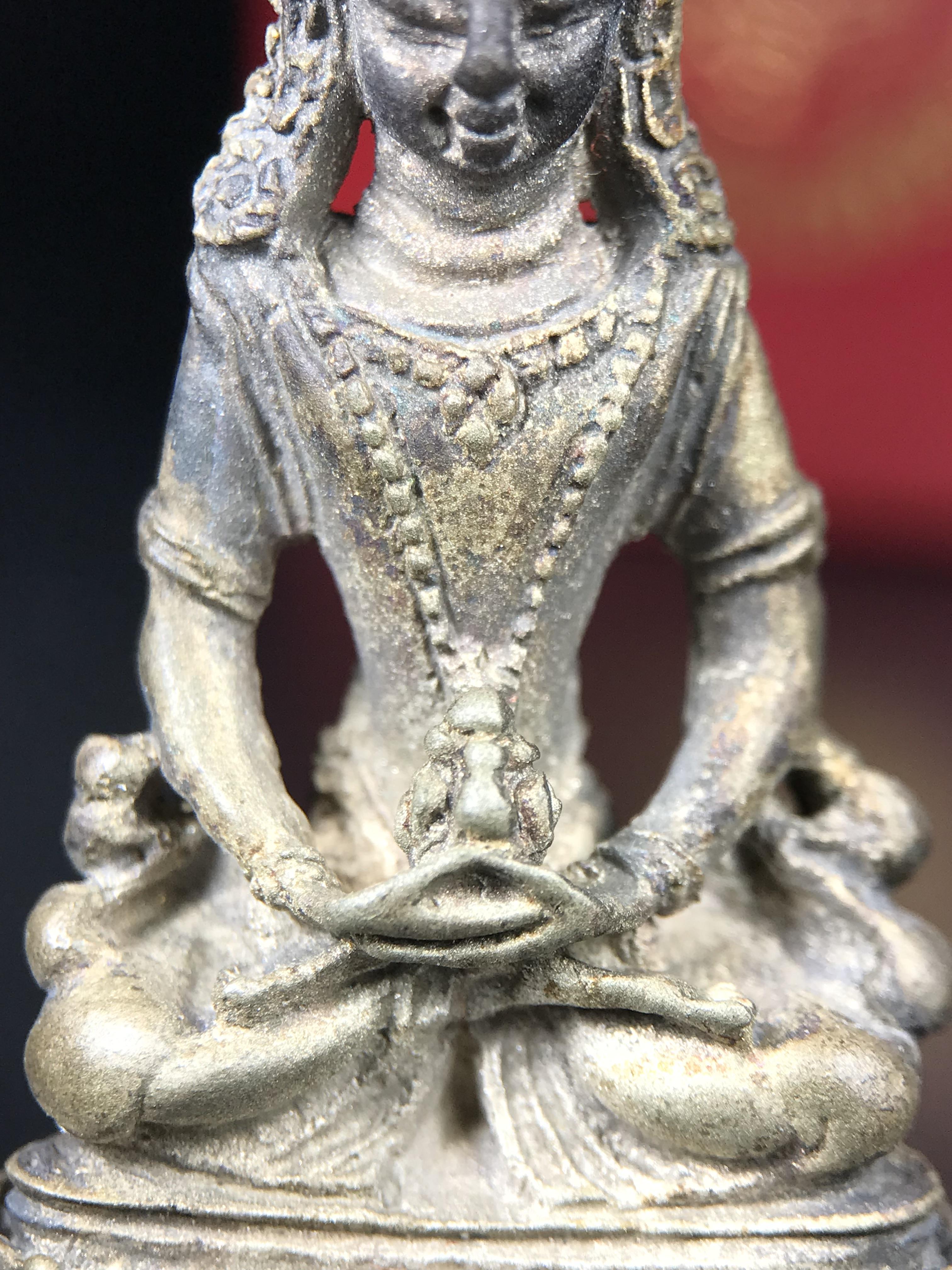 พระอวโลกิเตศวร (เจ้าแม่กวนอิม) วัดบวรนิเวศวิหาร ปี 2538 เนื้อเงินพ่นทราย อุดผงจิตรลดา เกศาสมเด็จพระสังฆราช วัดบวรนิเวศวิหาร(พบเจอน้อยหายาก)