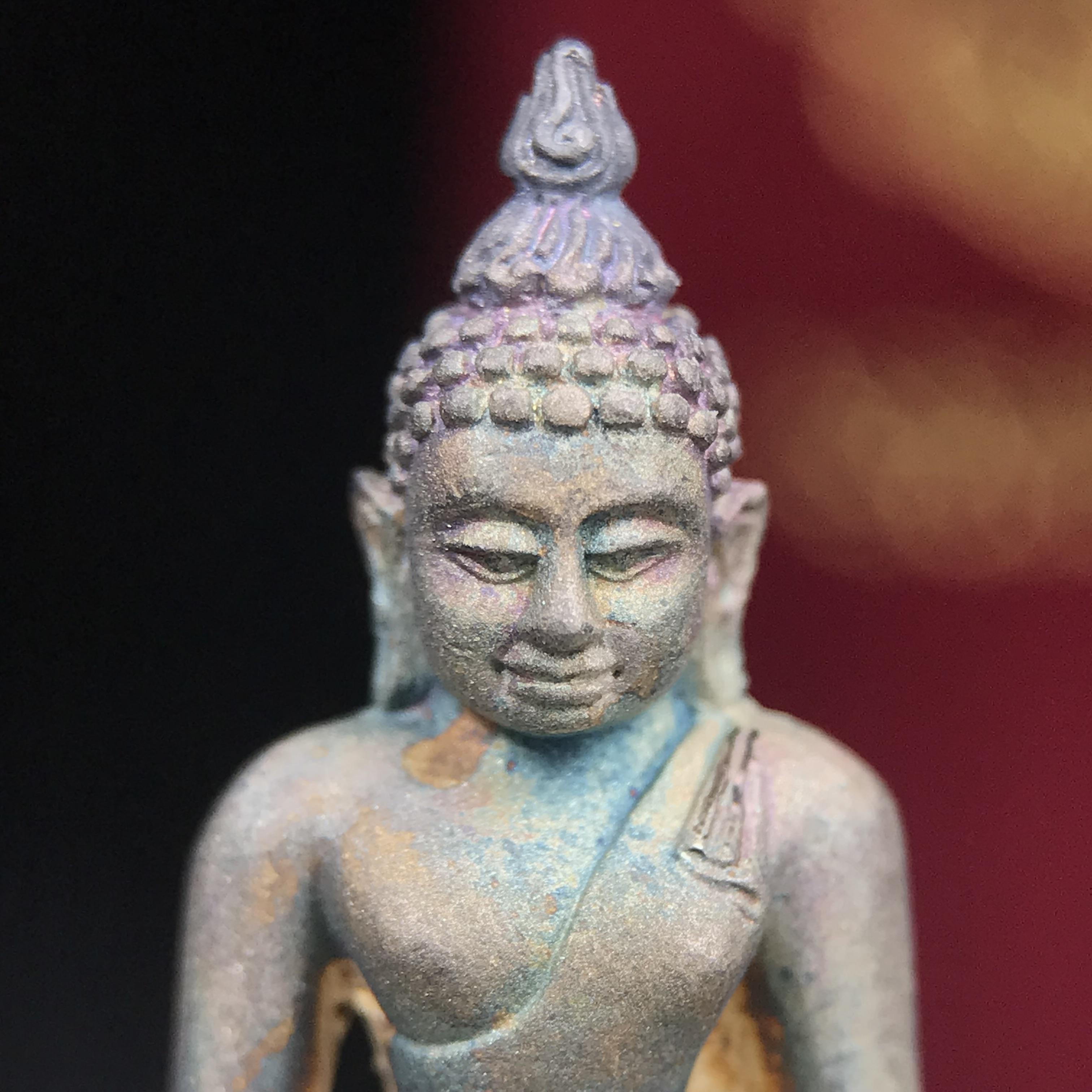 พระกริ่งไพรีพินาศ ตรากาญจนาภิเษก วัดบวรนิเวศวิหาร ที่ระลึกในหลวงรัชกาลที่9 ครองสิริราชสมบัติครบ 50ปี เนื้อเงิน(สภาพผิวเดิมขึ้นสีรุ้งธรรมชาติสวยแบบนิยม)(เสน่ห์พระเนื้อเงินสีสันที่ธรรมชาติสรรค์สร้าง)เข้มขลังทรงอานุภาพยิ่งใหญ่ กำราบศัตรูพ่ายสิ้น พระไพรีพินาศ