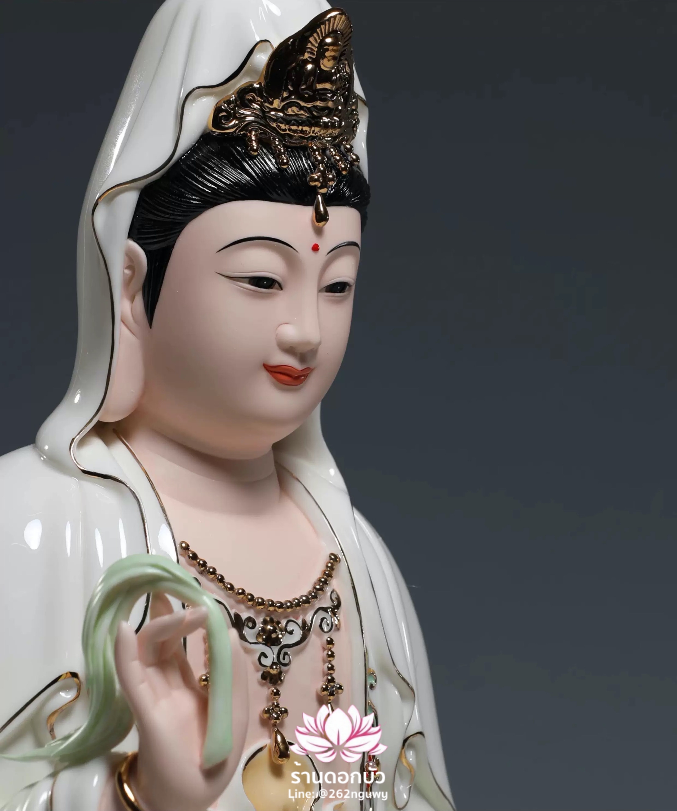 พระโพธิสัตว์กวนอิม พระแม่กวนอิมปางประทานพร ประทับนั่งดอกบัวลอยเหนือน้ำ งานกระเบื้องฮกเกี้ยน ขนาด 12/14/16/18/20 นิ้ว