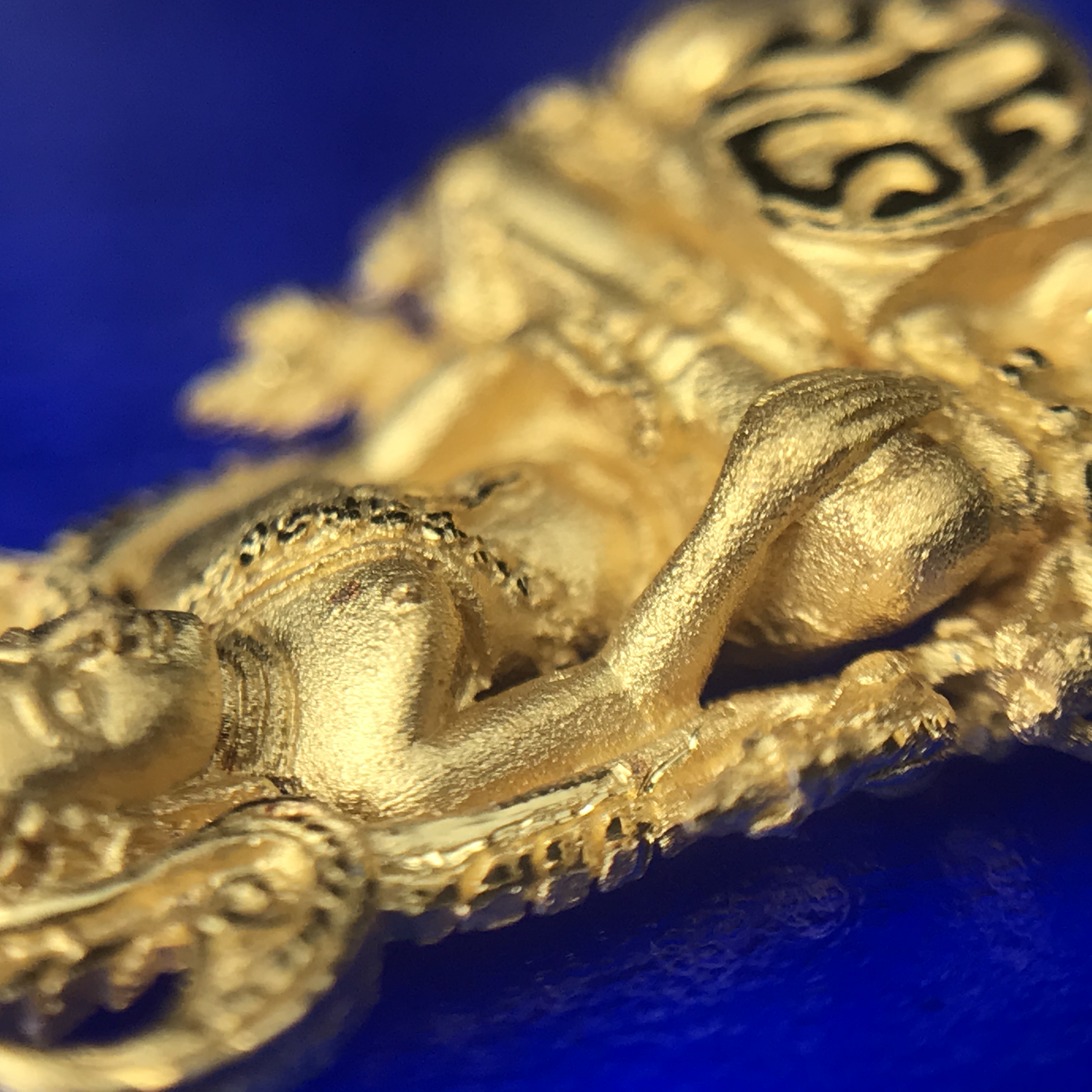 พระพุทธชินราช ภปร. โครงการ เพราะแผ่นดินนี้คือแผ่นดินเกิด ปี2551 เนื้อทองคำ 96.5%(น้ำหนัก 2.6 กรัม) ขนาดหน้าตัก1/4นิ้ว (สวยงามทรงคุณค่าหายาก)1 ใน 5000องค์