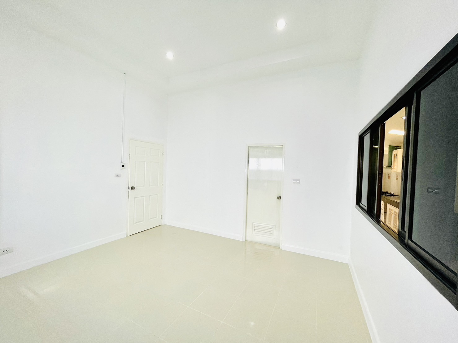 For Sales : Kohkeaw, Town Home @Chaofa Garden Home, 3 Bedrooms 2 Bathrooms