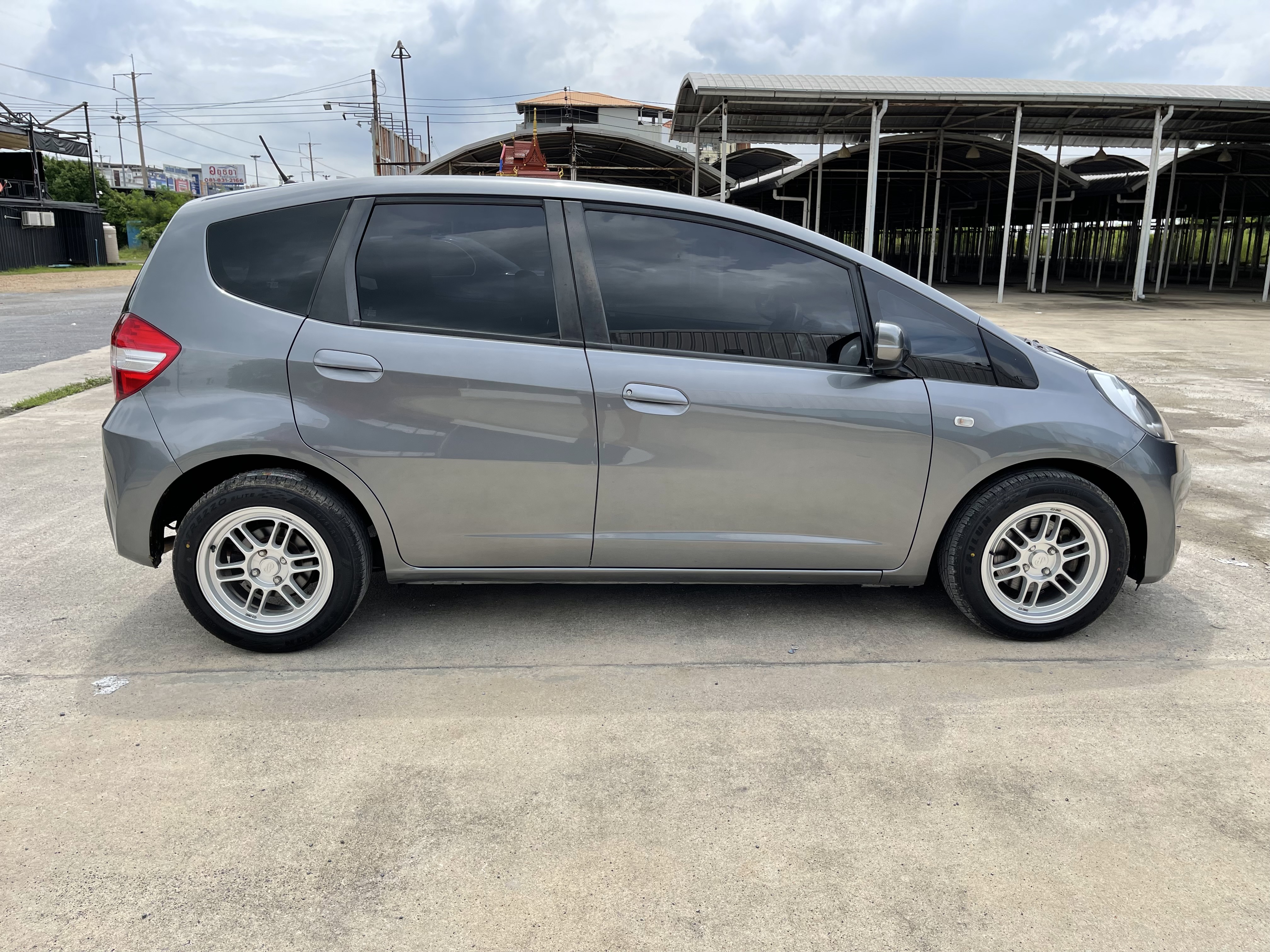 Honda Jazz 1.5 V At 2014 เทา