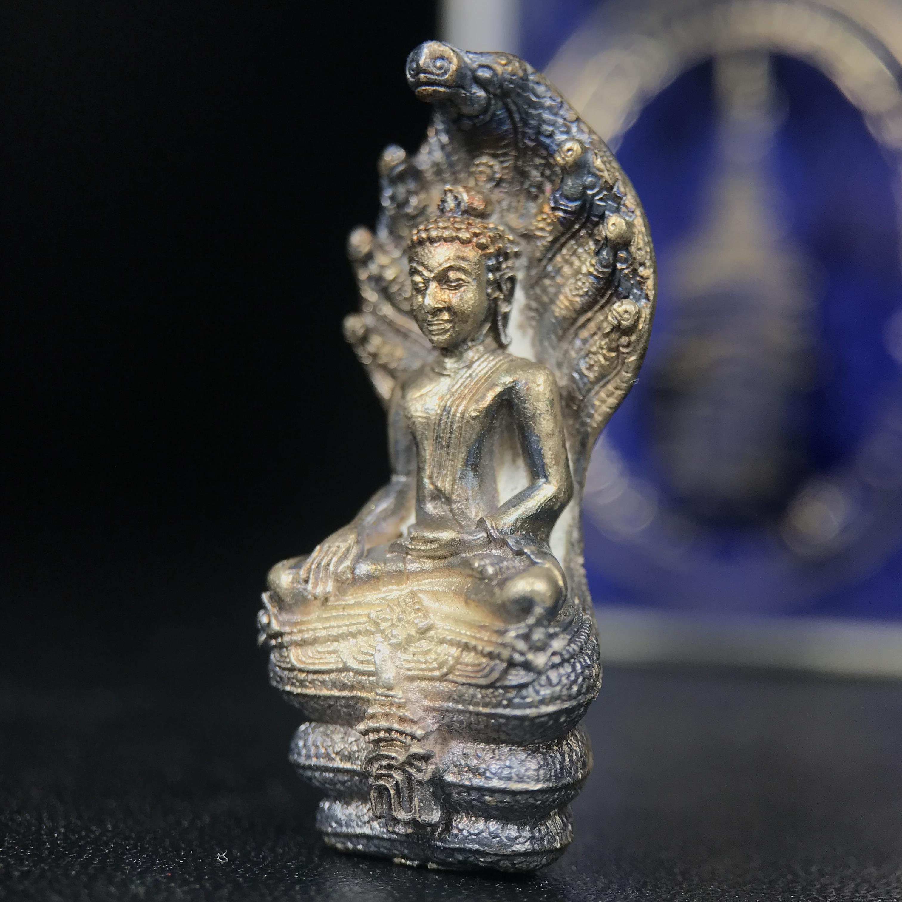 พระพุทธรูปนาคปรกปางมารวิชัย สธ. เนื่องวโรกาสสมเด็จพระเทพรัตนราชสุดาฯ ทรงเจริญพระชนมายุครบ 3 รอบ ปี2534 พิธีพุทธาภิเษก ณ วัดบวรนิเวศวิหาร โดยมีสมเด็จพระญาณสังวร สมเด็จพระสังฆราชเป็นองค์ประธาน(พิธีใหญ่ มวลสารดี พุทธศิลป์งดงาม)พระกริ่งเนื้อเงินพบเจอน้อยหายาก