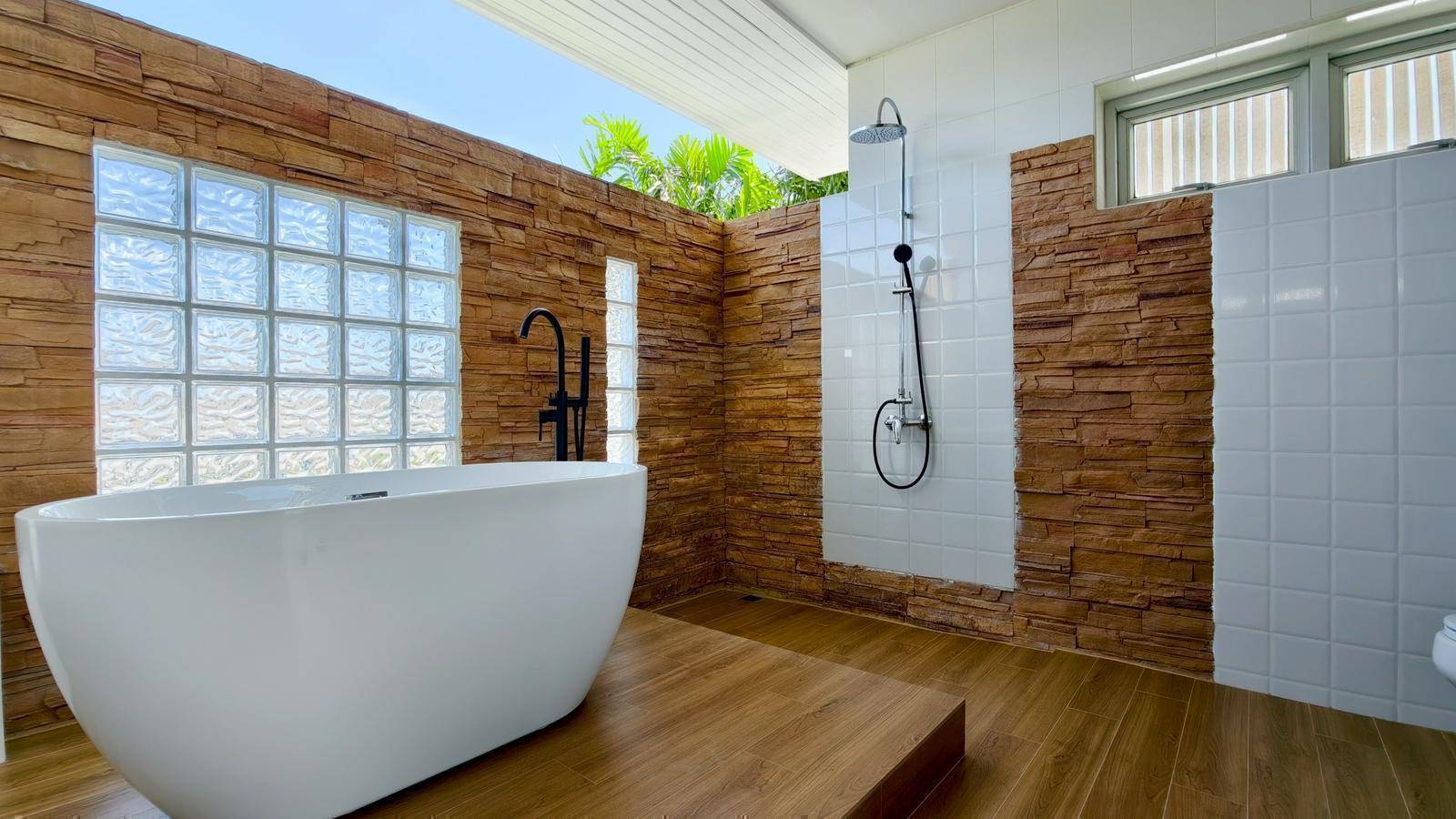 For Sales : Chalong, Luxury Pool Villa, 6 Bedrooms 7 Bathrooms