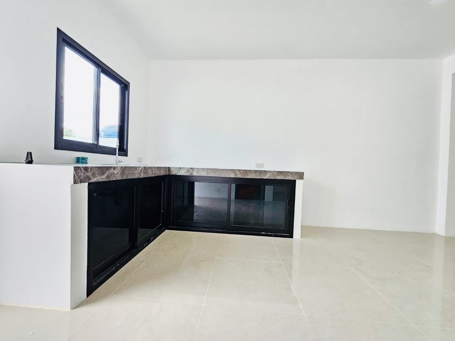 For Sale : Pasak, Luxury townhome, English style, 2 Bedrooms 1 Bathrooms