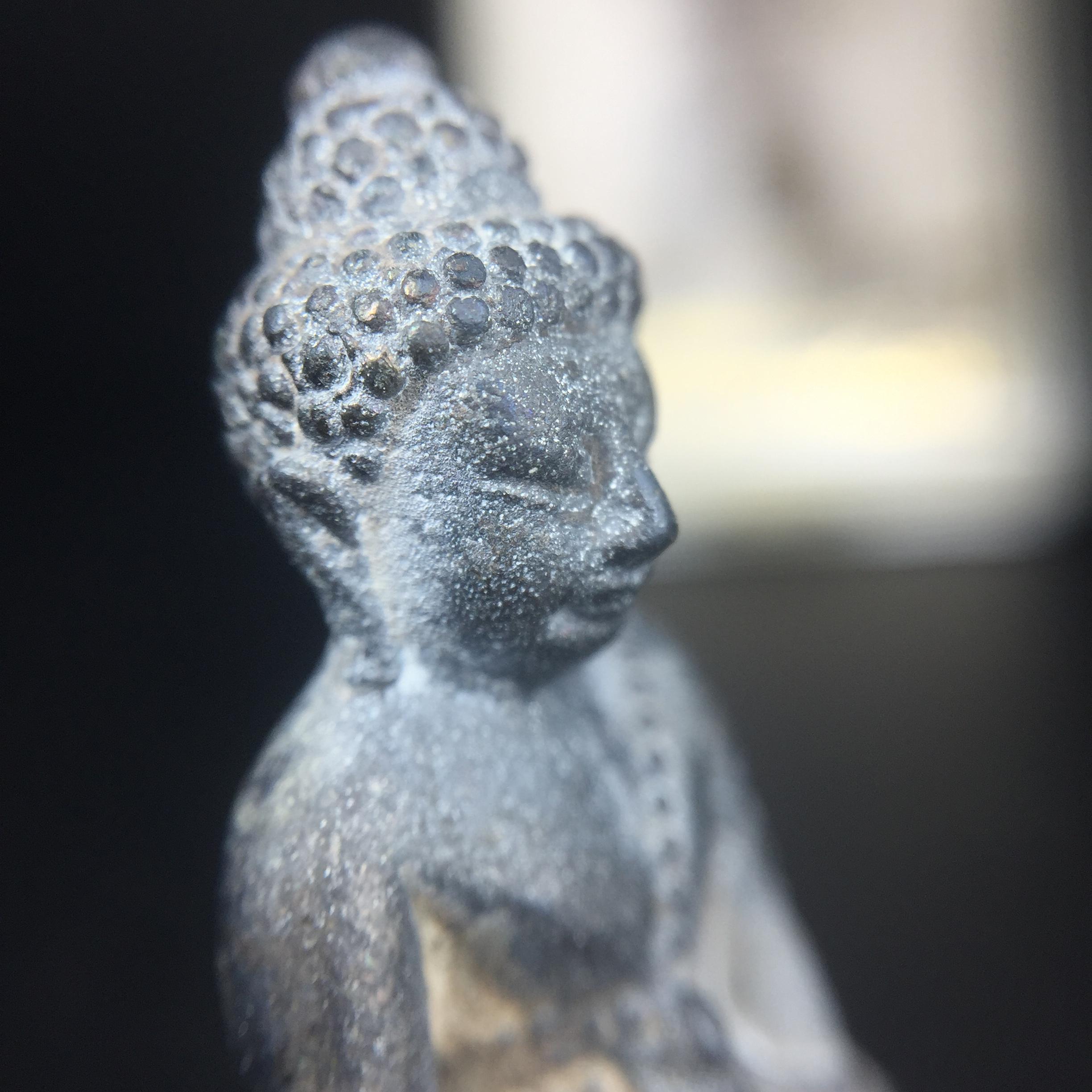 พระกริ่งชินบัญชรฉลองพระชันษา 100 ปี สมเด็จพระญาณสังวร วัดบวรนิเวศวิหาร ปี 2556 เนื้อนวโลหะผสมทองคำก้นทองแดง พิธีใหญ่ มวลสารเด่น นิยม(1 ใน 2556 องค์)