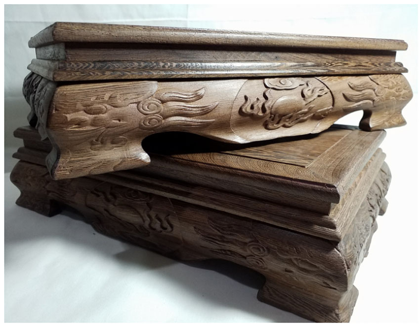 กี๋หรือฐานไม้สไตล์จีน ขาสิงห์ ท๊อปประมาณ18cmx28.5cm ตัวละ