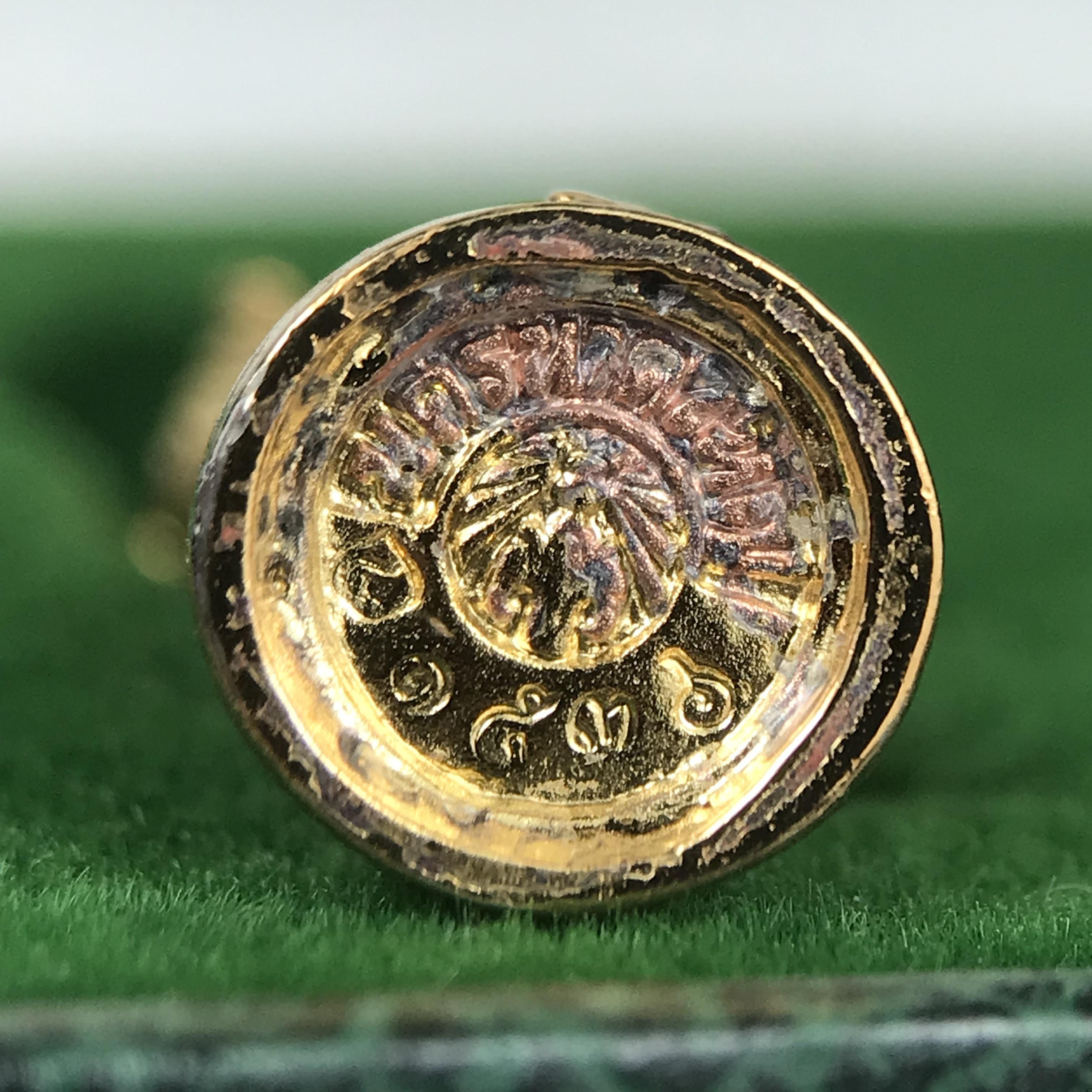 พระโพธิสัตว์อวโลกิเตศวร (เจ้าแม่กวนอิม) รุ่นฉลองปีกาญจนาภิเษก ปี 2540 เนื้อชุบทอง กะไหล่ทอง พ่น ทราย(สวยดุจทองคำ) เทศบาลนครหาดใหญ่จัดสร้างถวายเฉลิมพระเกียรติพระบาทสมเด็จพระเจ้าอยู่หัวทรงครองสิริราชสมบัติครบ 50 ปี(สภาพสวยเดิมพร้อมกล่องบรรจุเดิม)หายาก