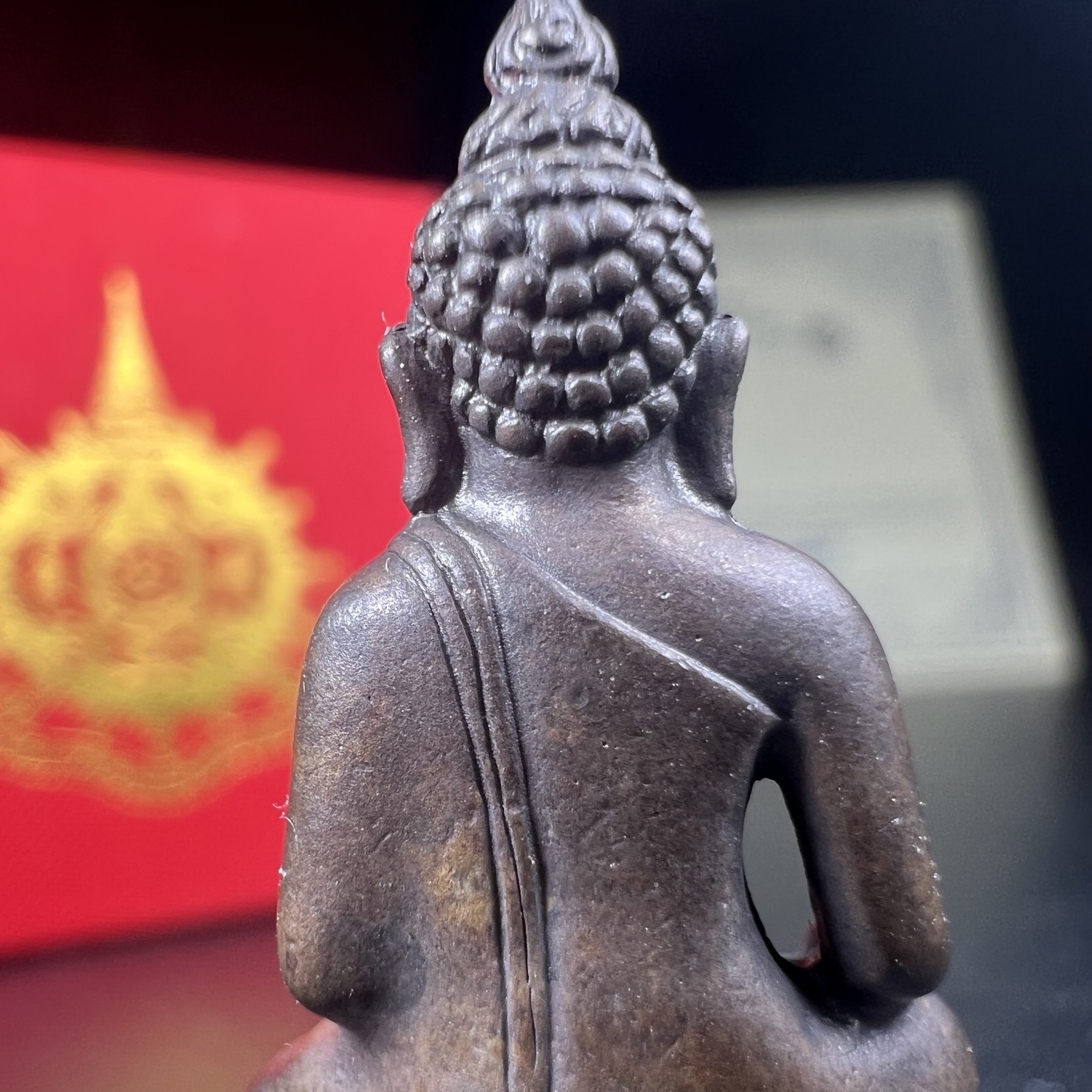 พระกริ่งไพรีพินาศ เฉลิมพระเกียรติ พระบาทสมเด็จพระเจ้าอยู่หัวรัชกาลที่9 พระชนมพรรษา 6 รอบ ปี2542 เนื้อนวโลหะผสมทองคำ(บรรจุเหล็กไหล)ดีนอก-ดีใน***องค์นี้สภาพสวยครบสมบูรณ์ มาพร้อมกล่องเดิมและใบรับรองจากผู้จัดสร้างแบบนี้หายากมาก***