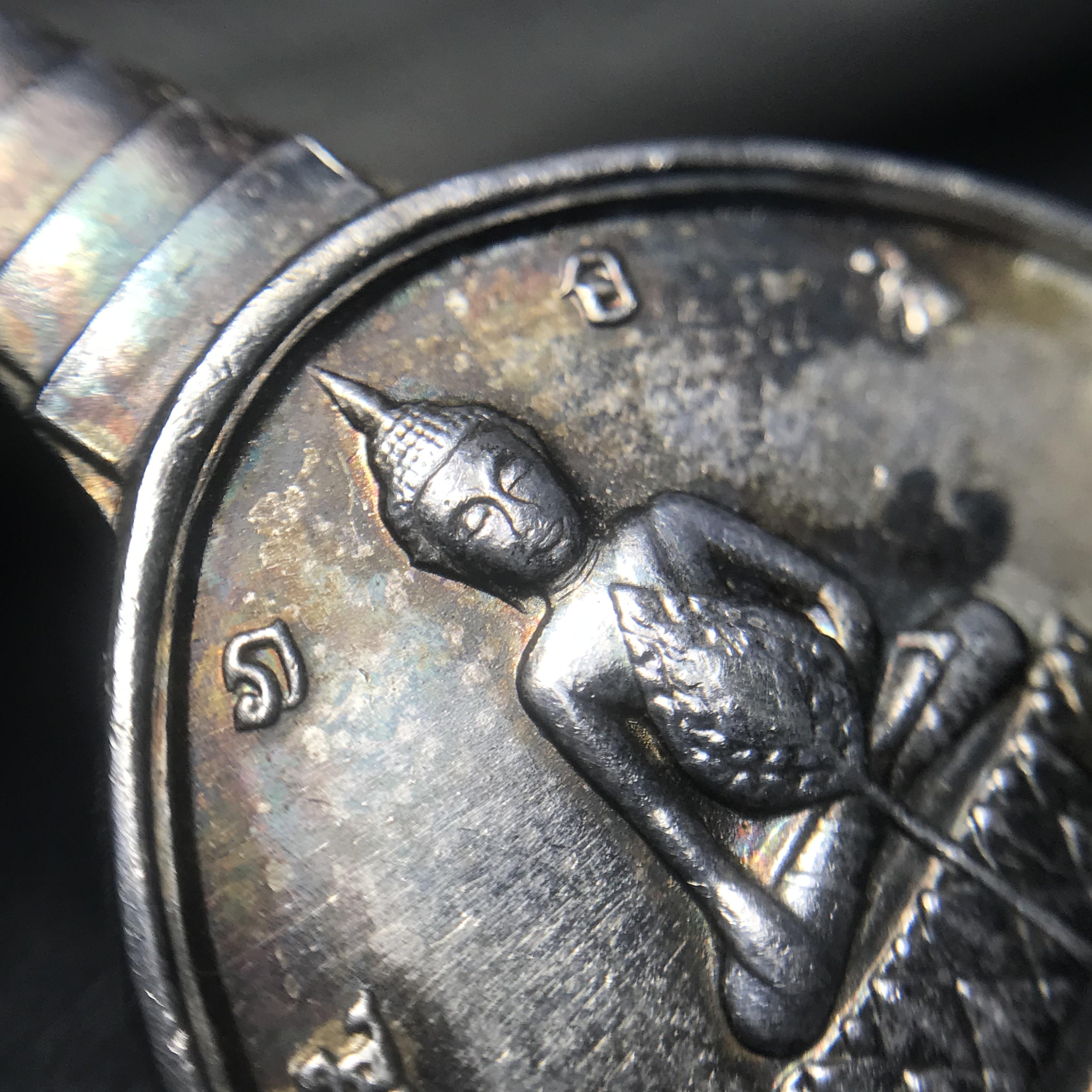 เหรียญพระชัยหลังช้าง หลัง สก. ปี 2535 เนื้อเงินพร้อมกล่องบรรจุเดิม พิธีใหญ่ สภาพสวยผิวเดิมๆ หายากมาก