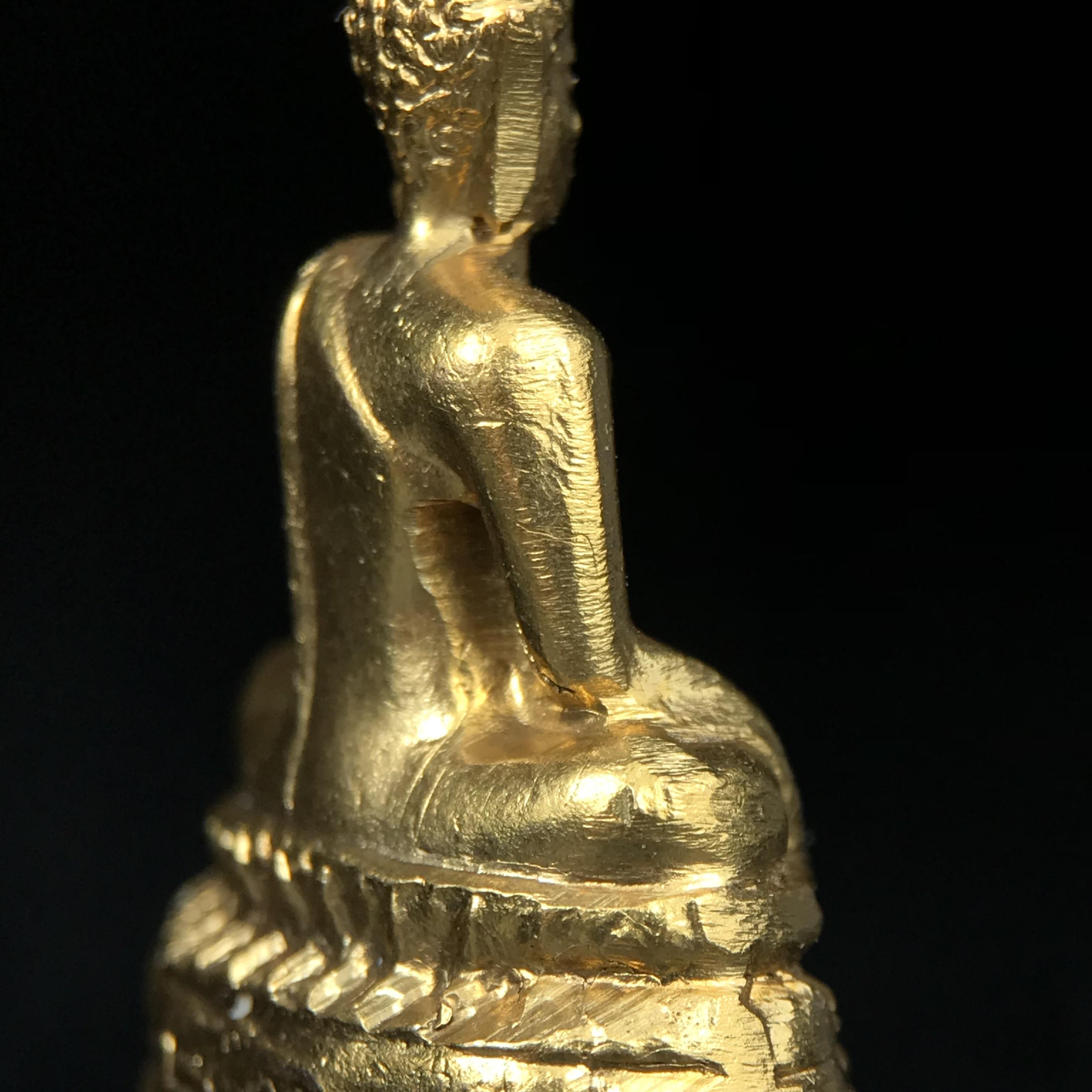 พระกริ่ง ภปร.(รุ่นแรก) วัดบวรนิเวศวิหาร พ.ศ.2508 กะไหล่ทองเดิม(กรรมการ)พิมพ์นิยม(หูยาว)(ก้นตะไบหยาบ)สภาพคัดสวยเดิม(ในหลวงรัชกาลที่9ทรงเสด็จเททอง)พบเจอน้อยหายาก