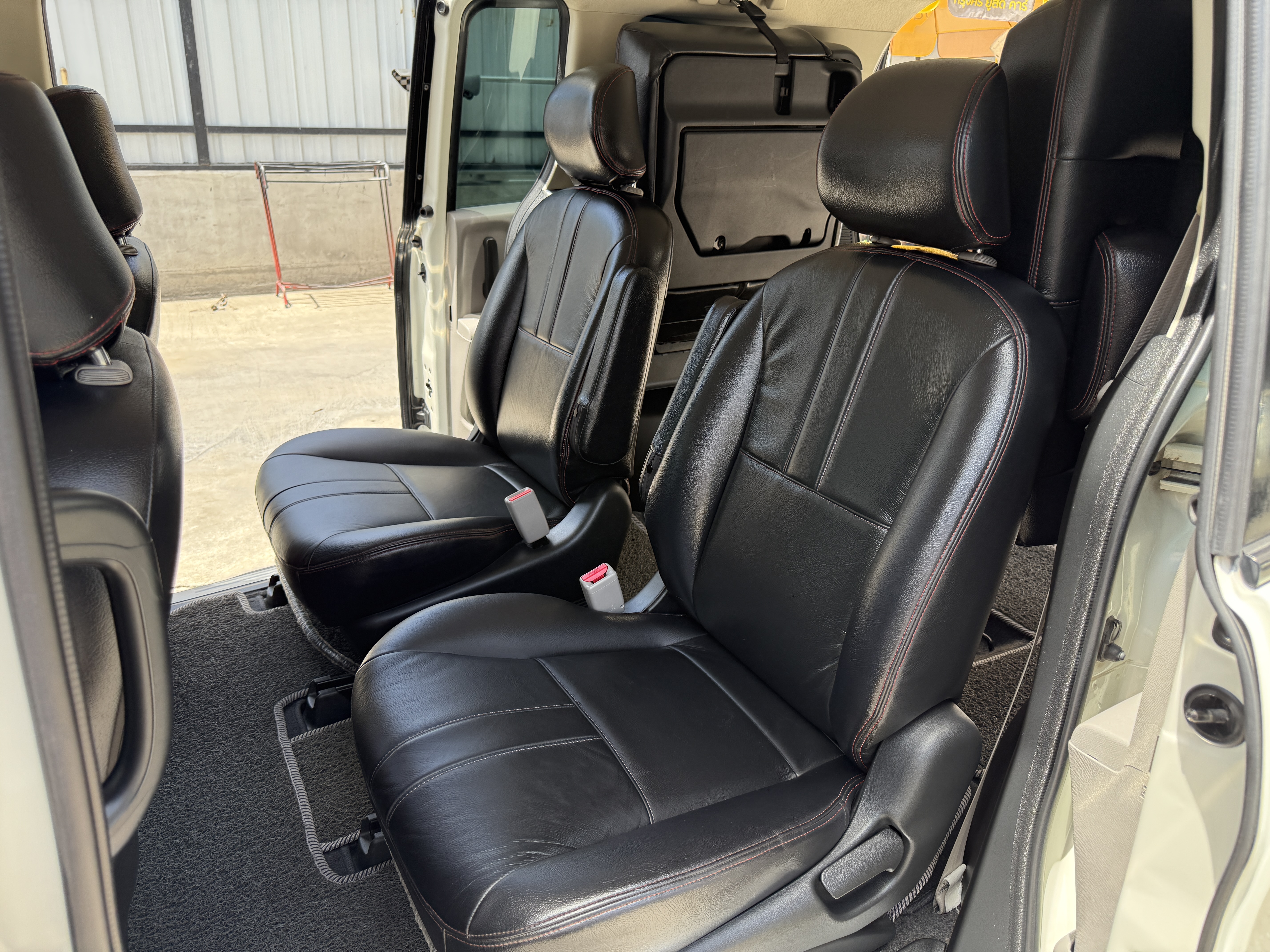 Honda Freed 1.5 E At 2012 ขาวมุก