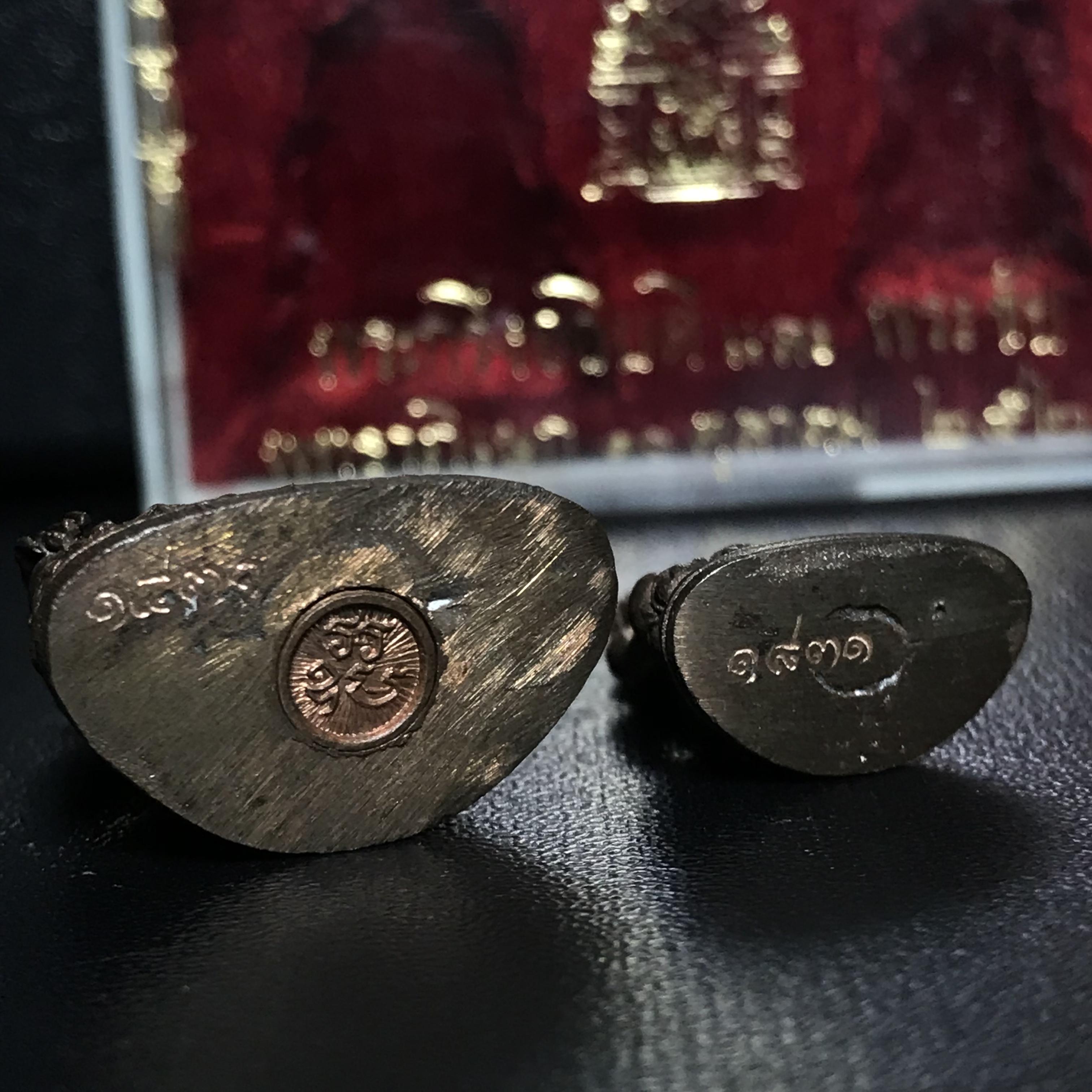 พระกริ่ง-พระชัยวัฒน์อธิบดี ปี2525 ของดีอัยการ (มีไว้บูชาเลื่อนยศเลื่อนตำแหน่งทุกท่าน)(1ใน 2525 ชุด)