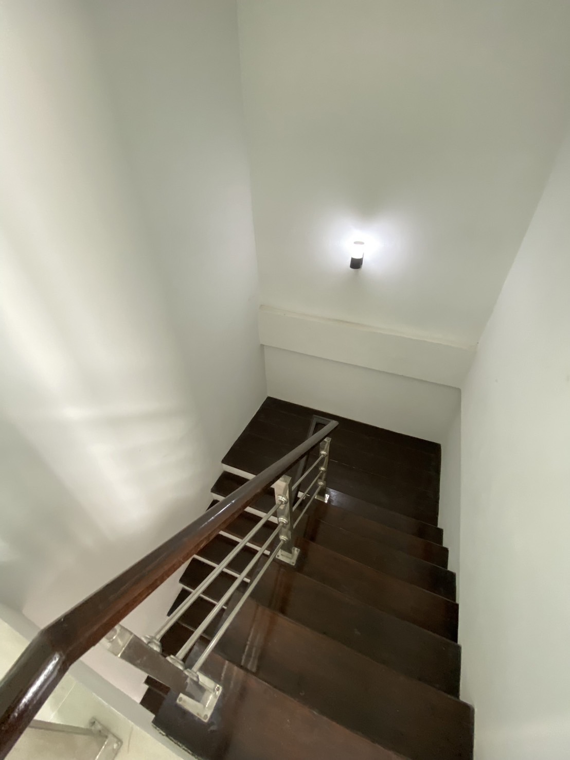 For Sales : Sea front, 2-Story commercial buildings, 3 Bedroom 6 Bathroom