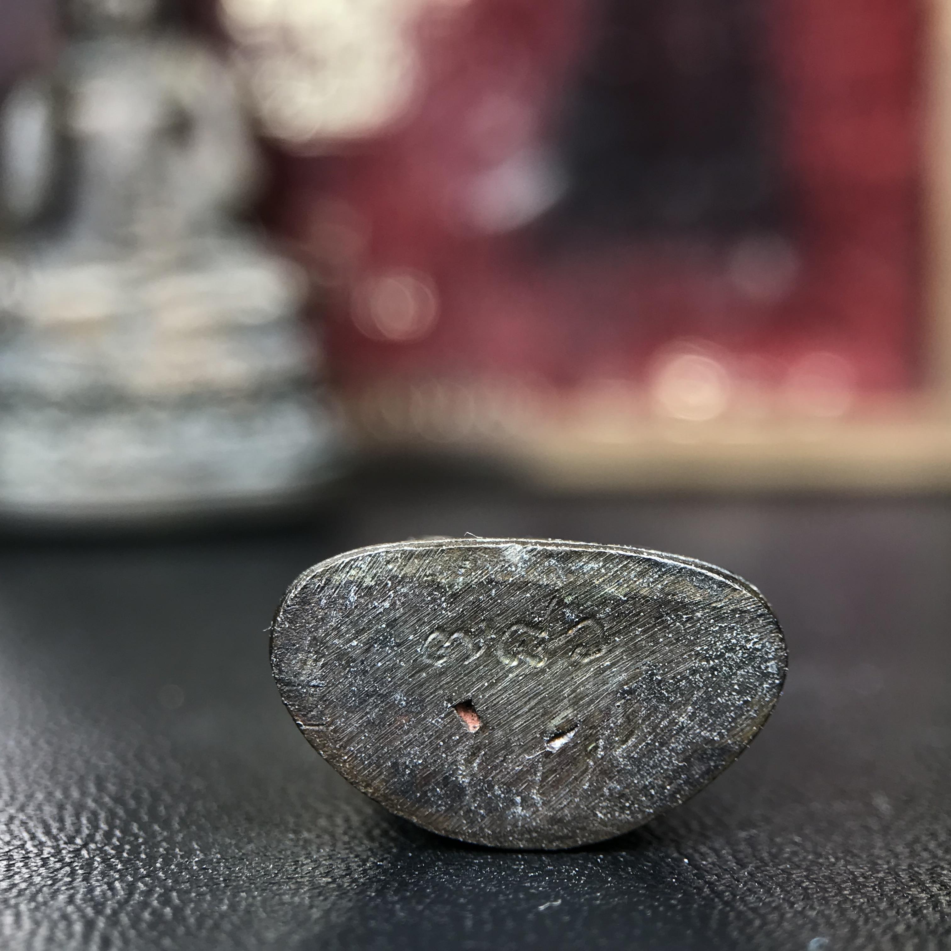 พระกริ่ง-พระชัยวัฒน์อธิบดี ปี2525 ของดีอัยการ (มีไว้บูชาเลื่อนยศเลื่อนตำแหน่งทุกท่าน)(1ใน 2525 ชุด)****ชุดหมายเลข ๗๘๖ ****มียศ มีบารมี สมกับความหมายของนาม พระกริ่งอธิบดี “พระกริ่งผู้เป็นใหญ่ในหมู่พระกริ่งทั้งหลาย”