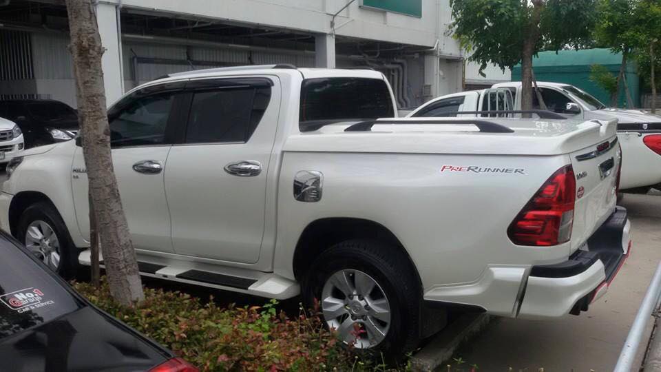 Toyota Revo Access body kits by Amotriz