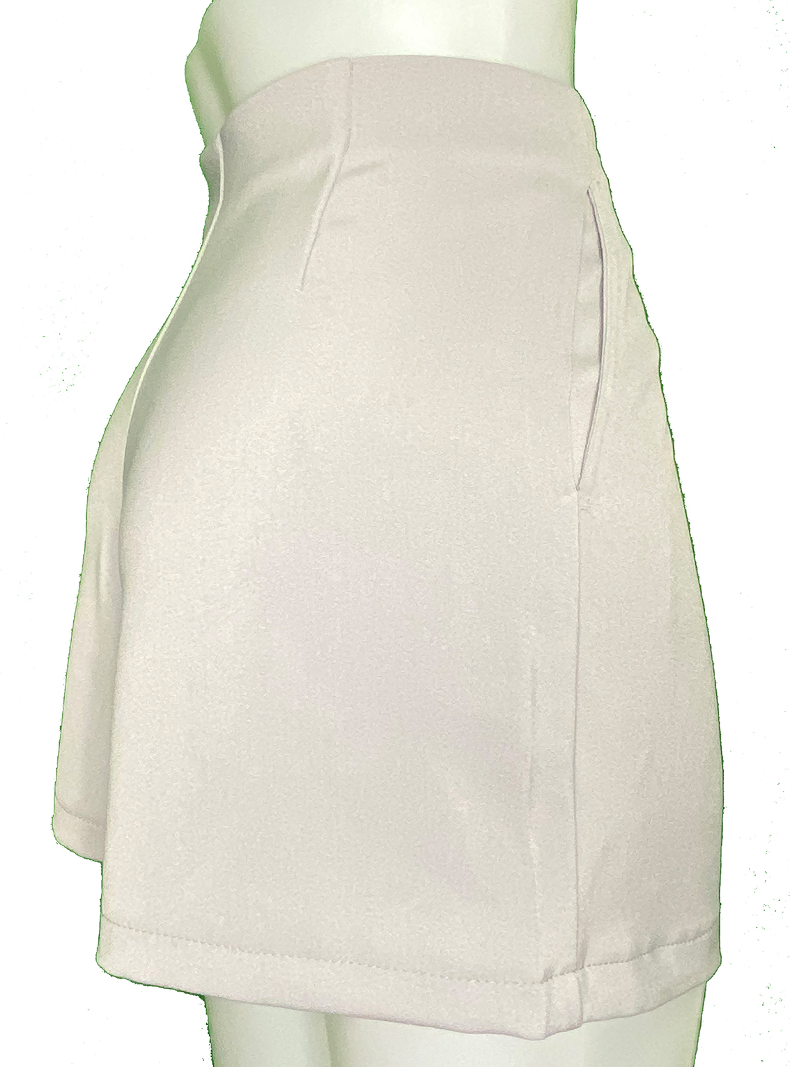 กางเกงขาสั้นเอวสูงขอบเรียบผ้าฮานาโกะ ซิปซ้าย กระเป๋าขวา สีเทา Size S M L XL