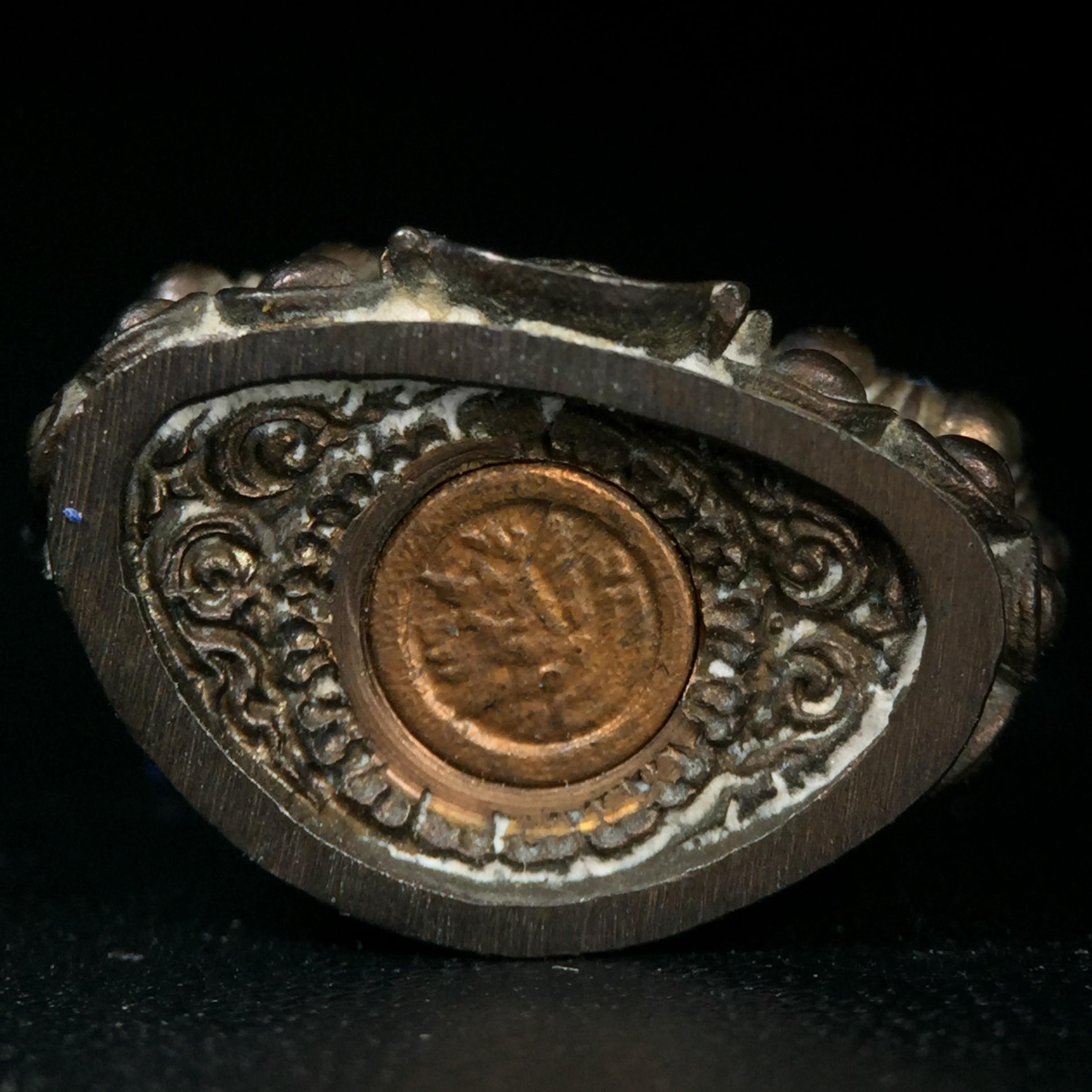 พระกริ่งศิรากาศ ภปร.(พระกริ่งคุ้มเกล้า)วัตถุมงคล"คุ้มเกล้าฯ" มูลนิธิ “คุ้มเกล้า” ในพระบรมราชูปถัมภ์ จัดสร้าง โรงพยาบาลภูมิพล เนื้อนวโลหะ(พิมพ์หน้าไทย)(ในหลวงรัชกาลที่9เสด็จเททอง)(พิธีใหญ่)(นิยม)