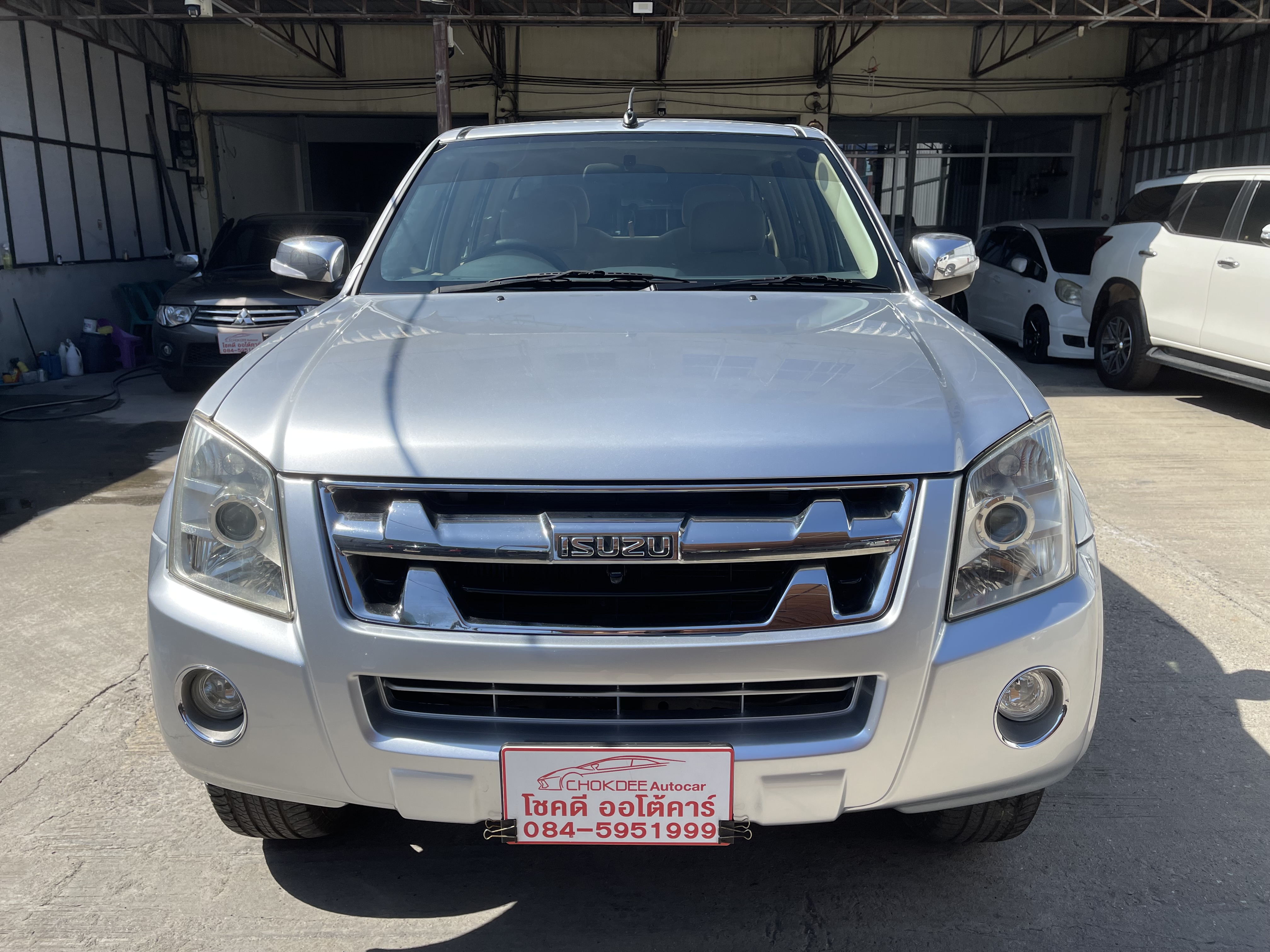 Isuzu Dmax 4ประตู Hilander 2.5 Abs Navi 2011 เงิน