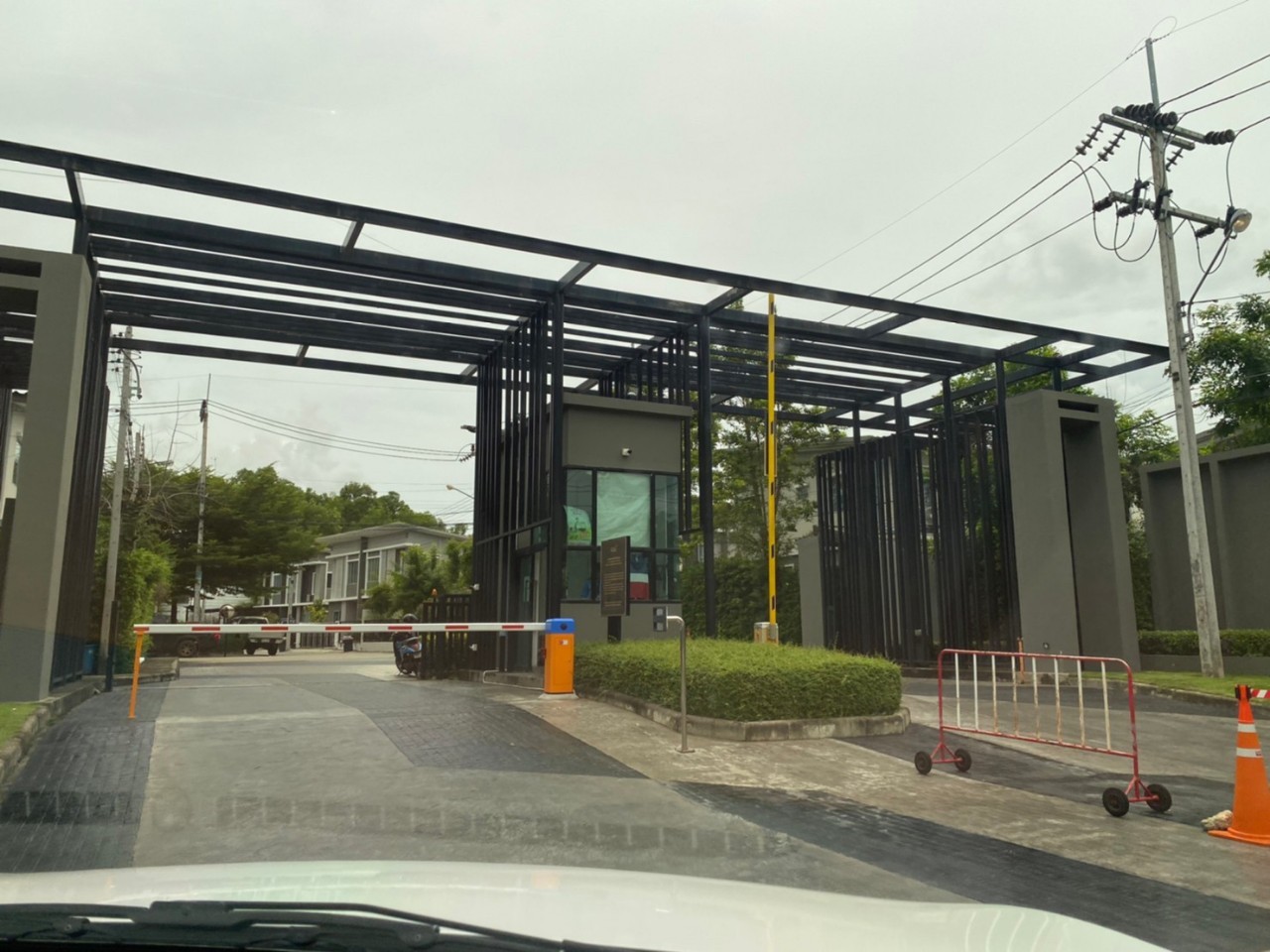 For Sales : Kohkaew, Townhouse style detached house, 3 Bedrooms, 2 Bathrooms