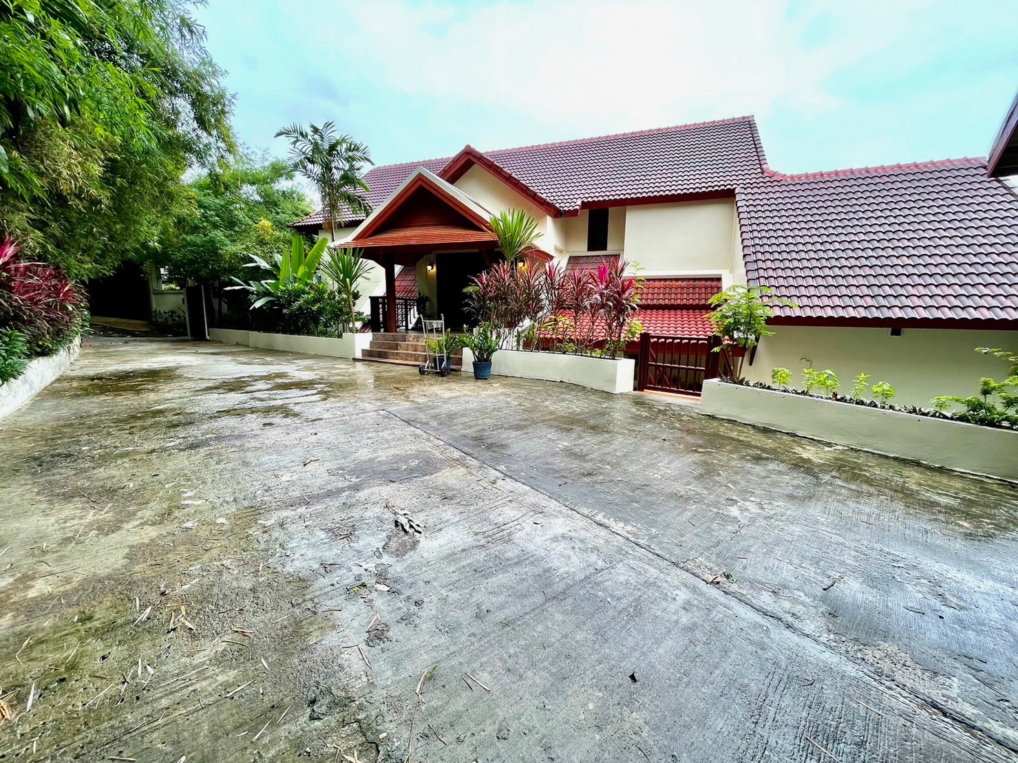 For Rent : Patong, Private villa with sea view, 3 Bedrooms 5 Bathrooms