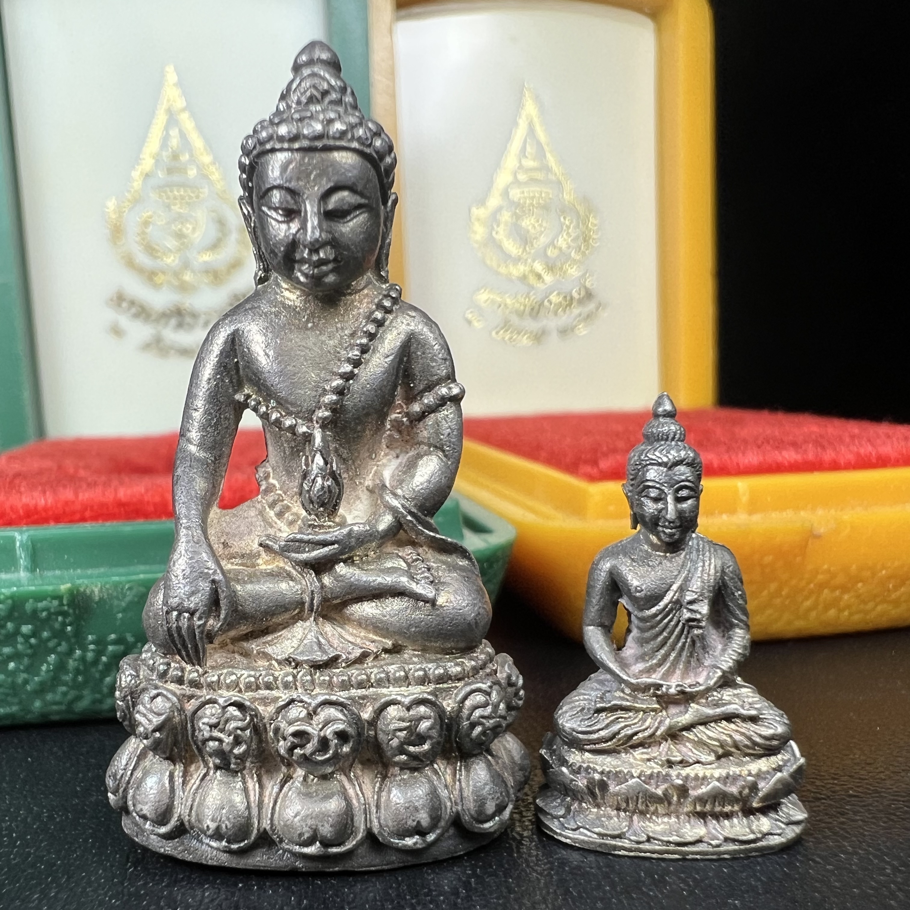 พระกริ่ง-พระชัยวัฒยน์วาสนาสมเด็จพระสังฆราช(วาสน์)วัดราชบพิธฯปี2531 เนื้อเงิน สร้างเป็นที่ระลึกในคราวที่สมเด็จพระอริยวงศาคตญาณ สมเด็จพระสังฆราช(วาสน์ วาสโน)มีพระชนมายุครบ90พรรษา(ในหลวง ร.9 เสด็จในพิธี)งานแกะแม่พิมพ์โดย นายช่างเกษม มงคลเจริญ)หายาก