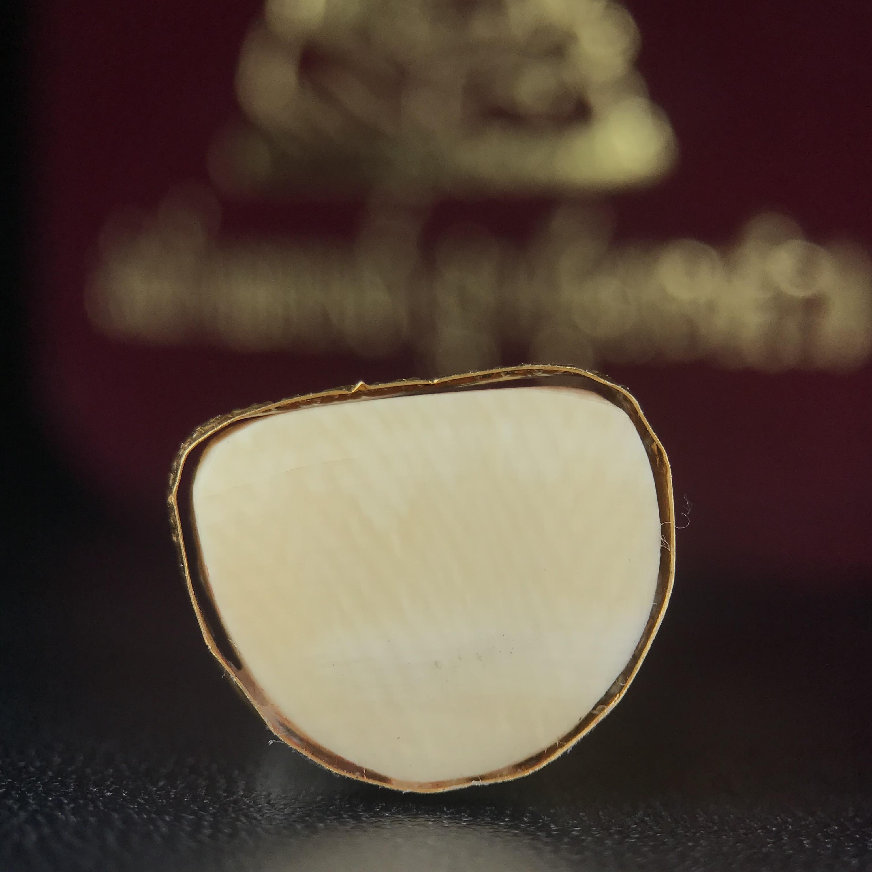 สมเด็จพระพุฒาจารย์ (โต พรหมรังสี) รุ่นคชสารหมื่นปี พ.ศ.2542 พิมพ์ลอยองค์(ฐานหุ้มทองคำ) ตอกโค๊ตและหมายเลข ๑๒๑๔ สภาพสวยสมบูรณ์กล่องบรรจุเดิมครบ (เลขสวยผลรวมได้แปด มีกินมีใช้ไม่มีหมด)(1ใน 9999 องค์)หายากพบเจอน้อยมาก