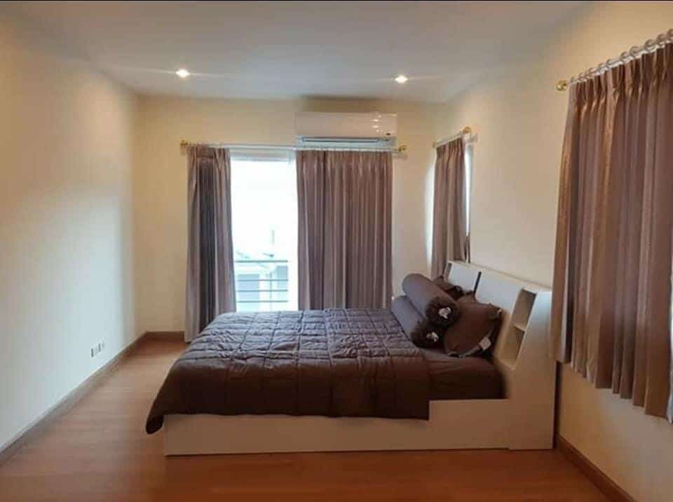 For Rent : Kathu, Private House Modern Style, 3 bedrooms 2 Bathrooms, Garden View