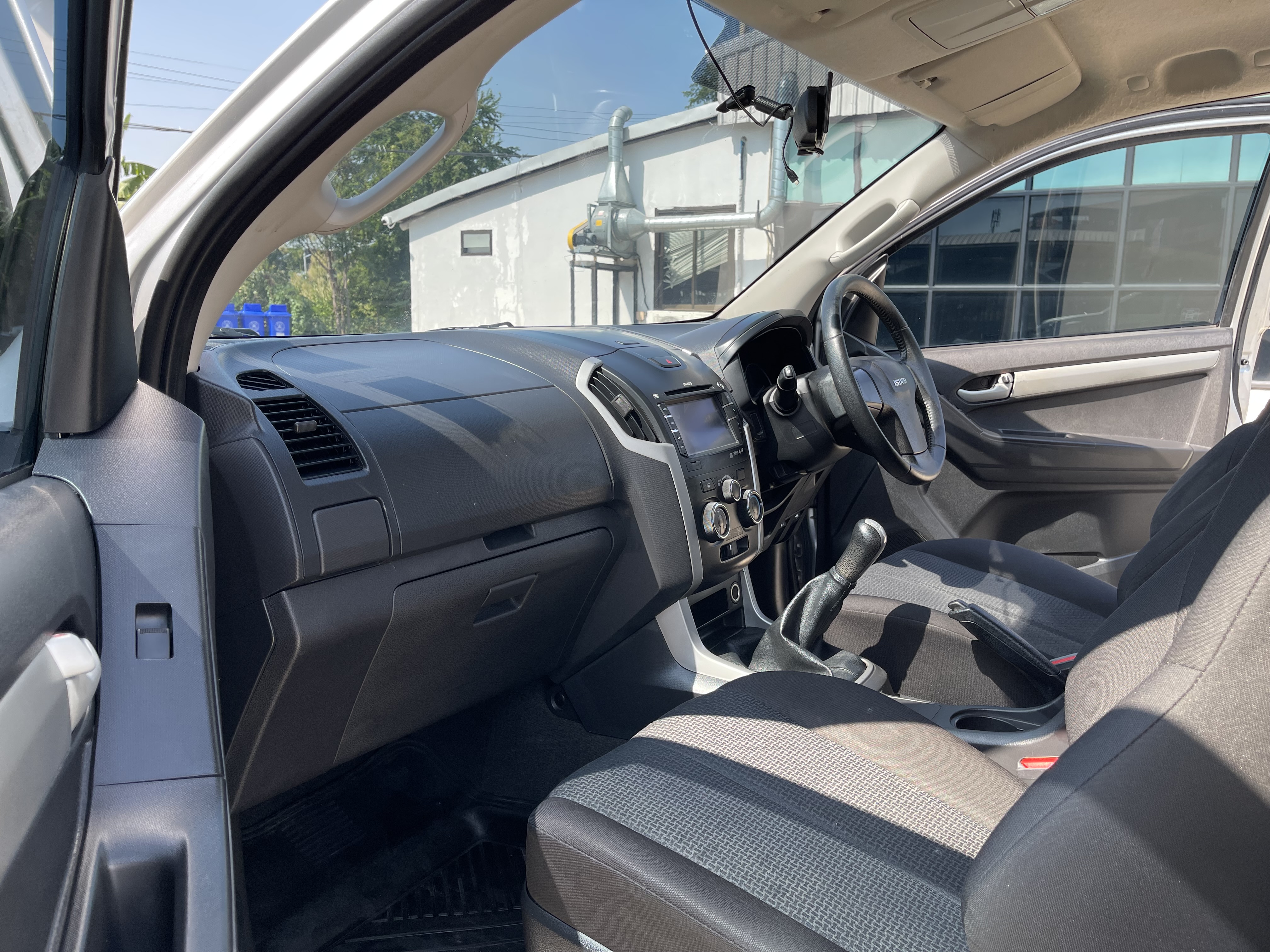 Isuzu Dmax All New 4ประตู Hilander 2.5 Vgs Z Dvd 2013 เงิน