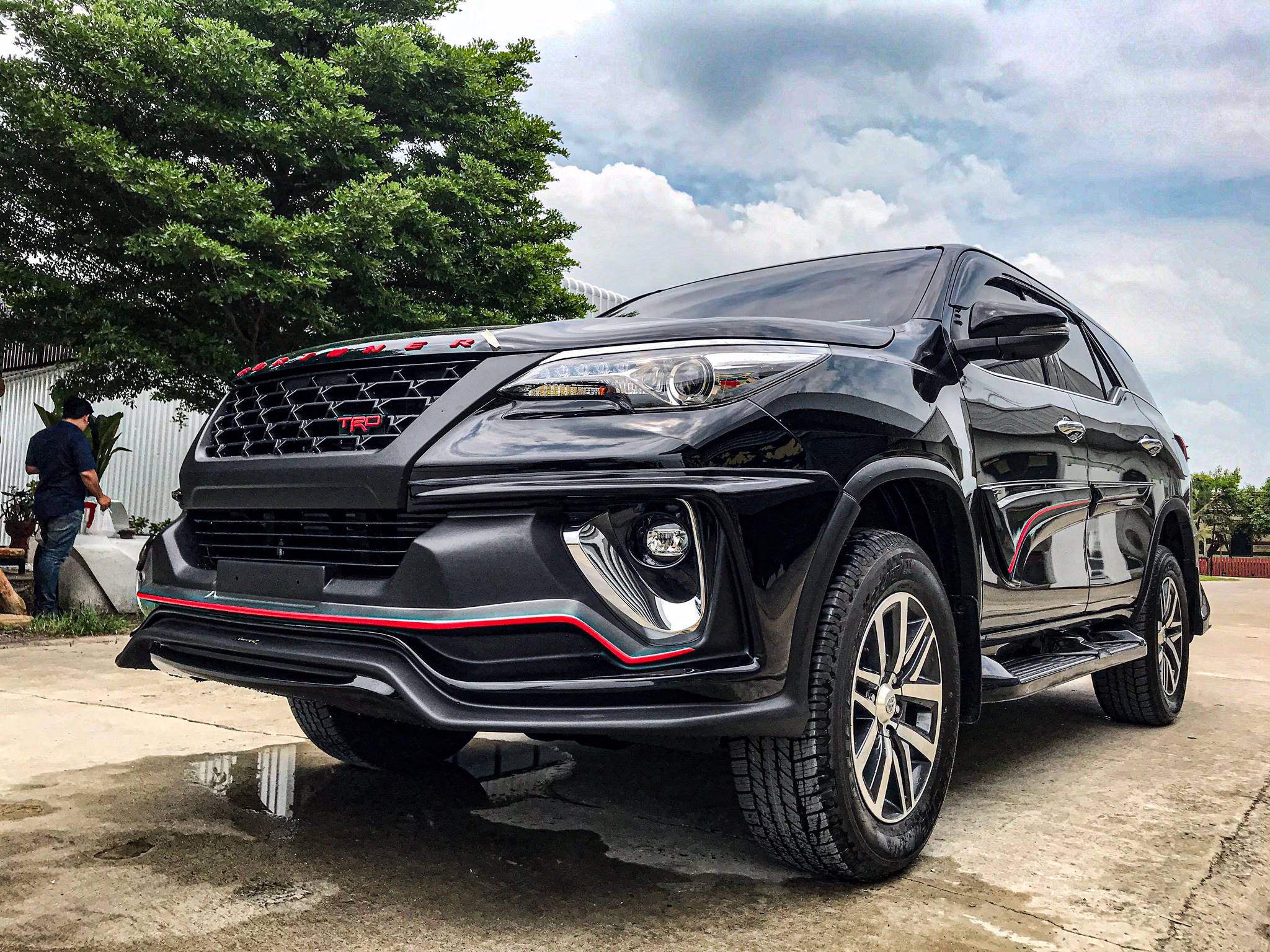 Toyota Fortuner 2016 Access body kits by Amotriz