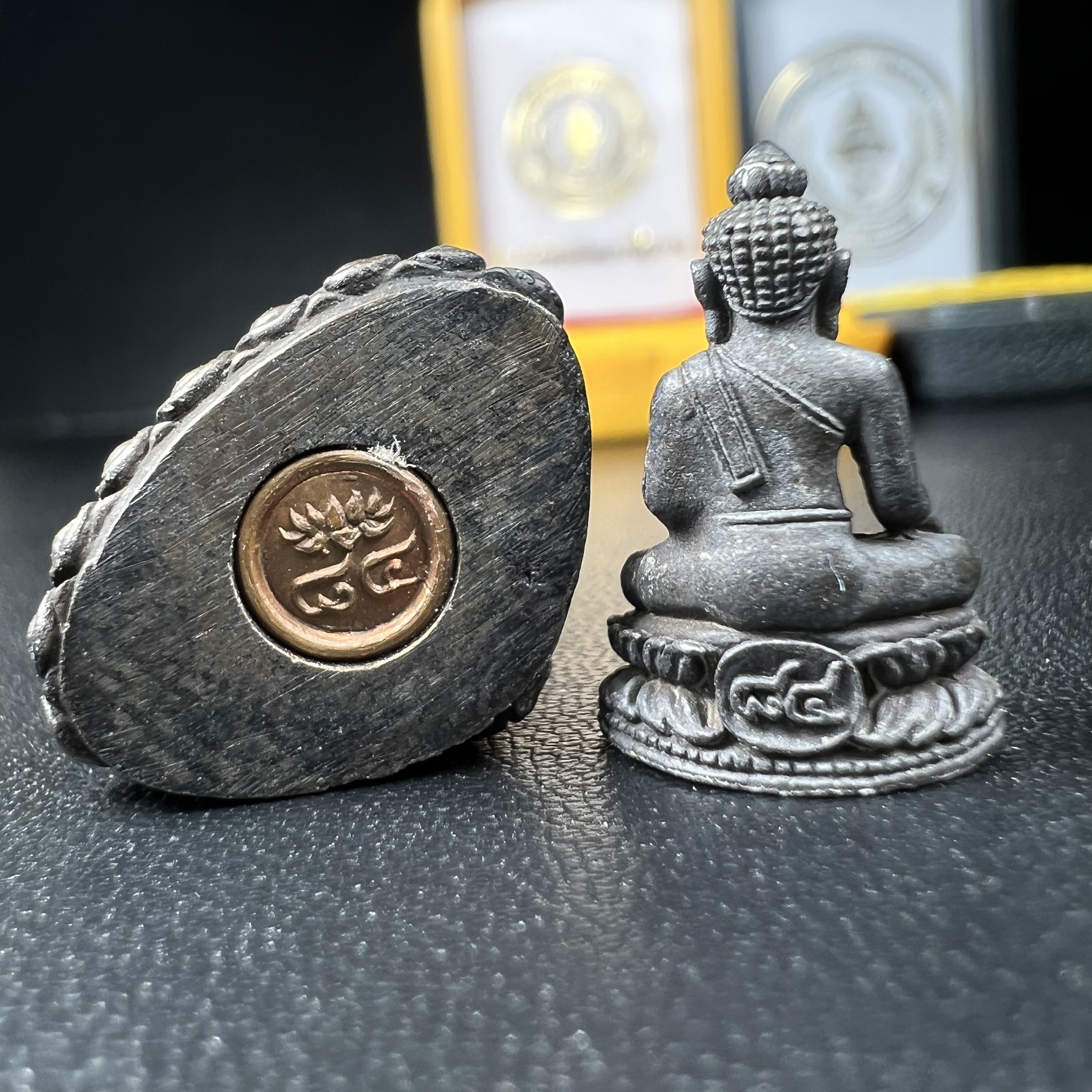 พระกริ่ง-พระชัยวัฒน์ ฉลองพระชนมายุครบ 7 รอบ 84 พรรษา สมเด็จพระสังฆราช(วาสน์) วัดราชบพิธฯ พ.ศ.2525 เนื้อนวโลหะ สภาพสวยมากกล่องบรรจุเดิมครบชุดสมบูรณ์(งานแกะแม่พิมพ์โดย นายช่างเกษม มงคลเจริญ)(1 ใน 1885 องค์)