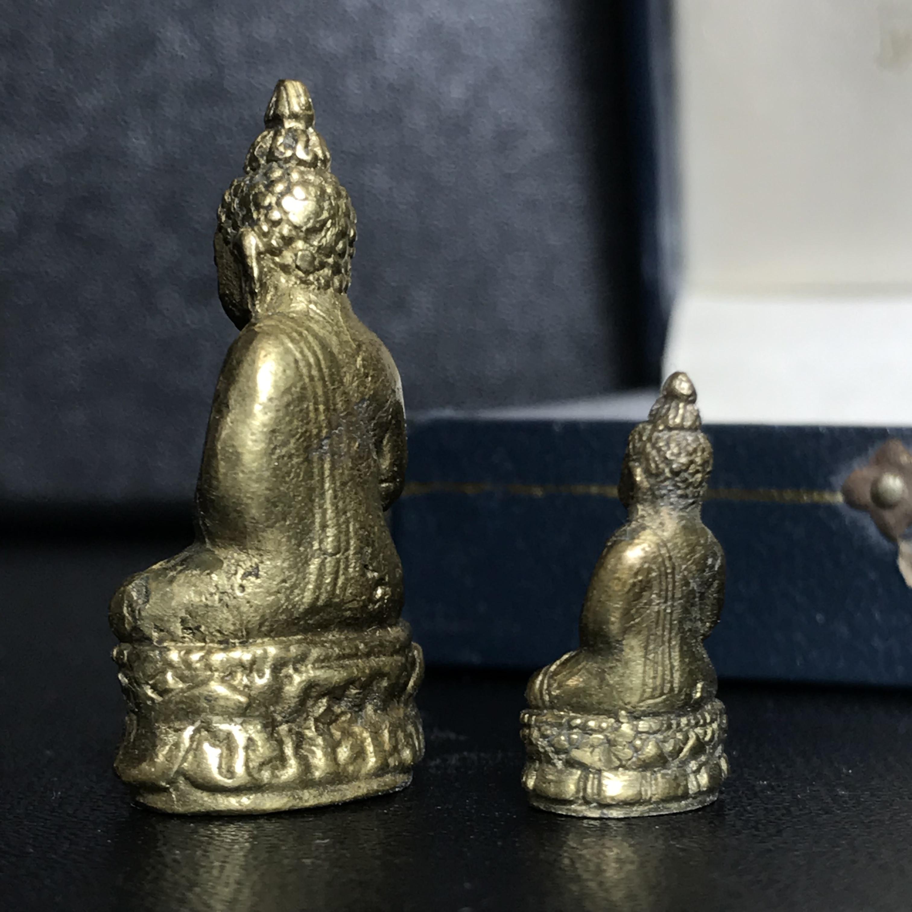 พระกริ่ง-พระชัยวัฒน์ ไพรีพินาศ วัดบวรนิเวศวิหาร รุ่นผ้าป่าสิงห์บุรี ปี2528 ชุดกรรมการรับพระราชทานจากสมเด็จพระเทพ(หายาก)