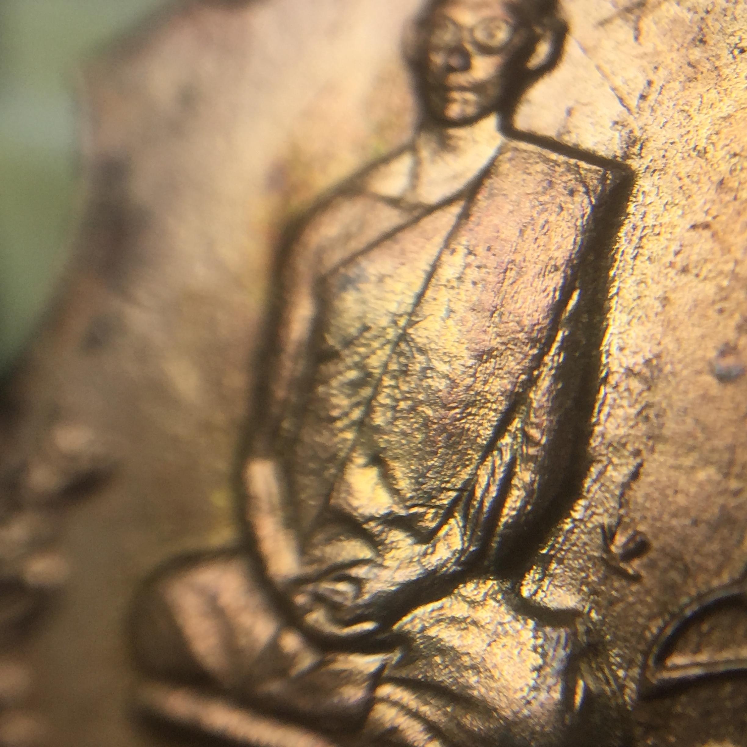 เหรียญในหลวงทรงผนวช-พระพุทธชินราช กองทัพภาคที่3จัดสร้าง ปี2517 เนื้อนวโลหะกล่องเดิม(สภาพคัดสวย)(หายาก)(ในหลวง ร.9 เสด็จในพิธี)(1ใน5000เหรียญ))