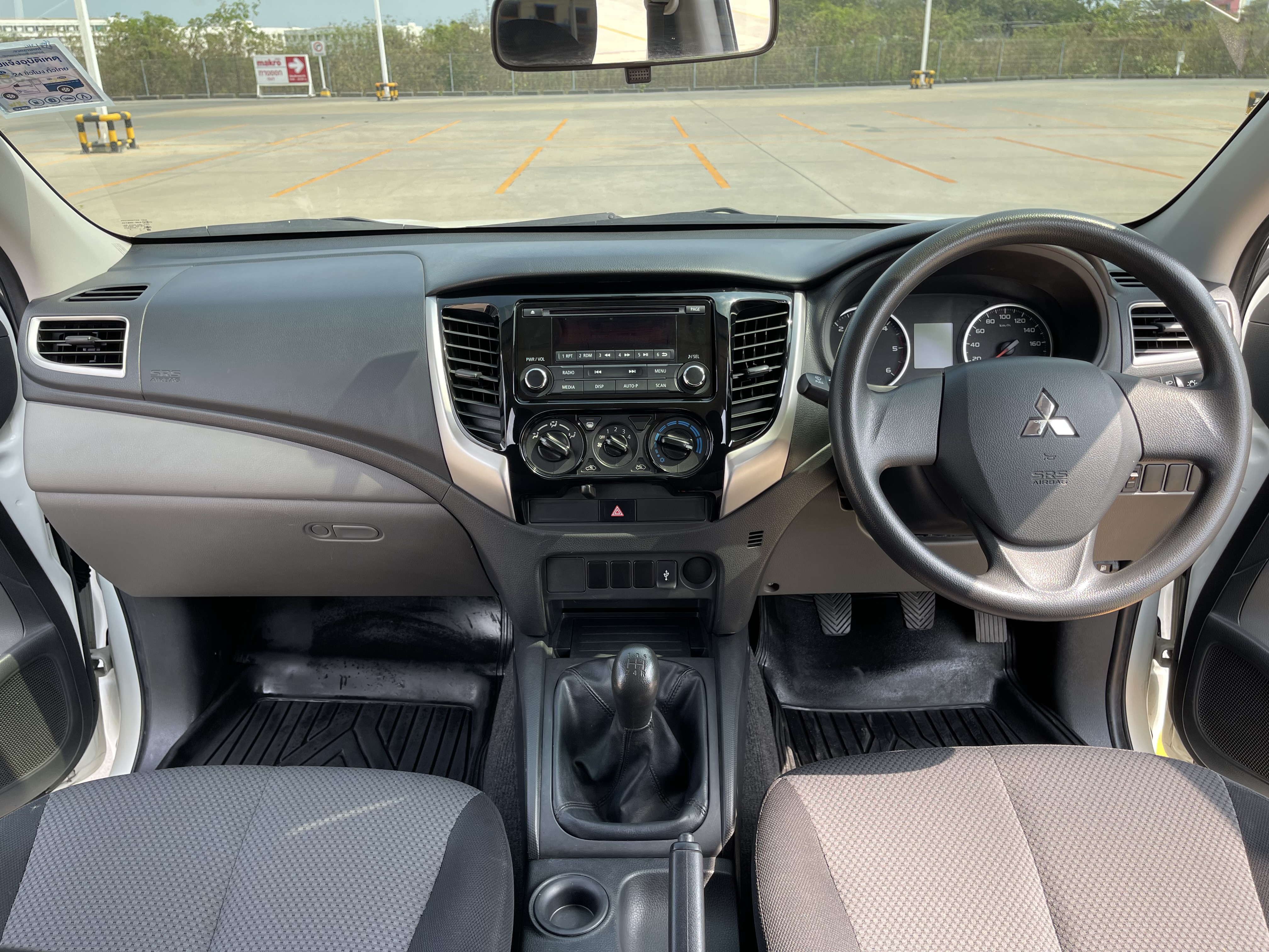 Mitsubishi Triton All New 4ประตู 2.5 GLX 2016 ขาว