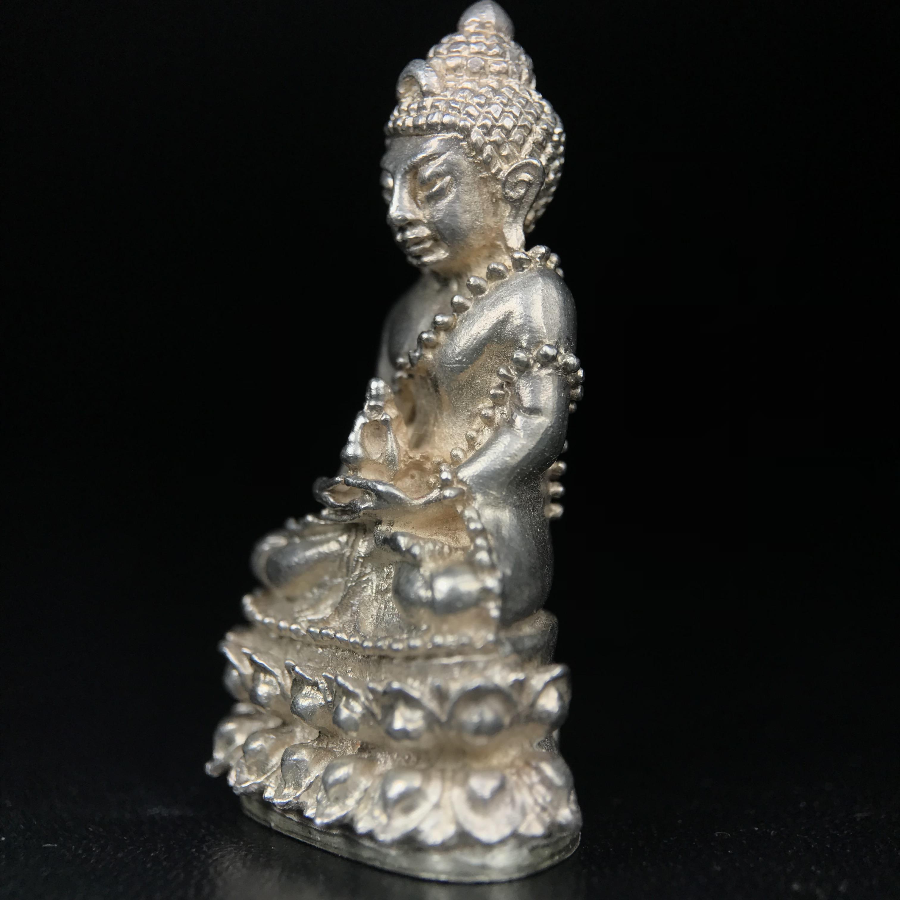 พระกริ่งญาณสังวร(พระกริ่ง ญส.)ปี 2519 เนื้อเงิน(สภาพสวยผิวเดิมขึ้นน้ำทองสวยมาก) สมเด็จพระญาณสังวรและหลวงพ่อคูณ ปริสุทโธ จับสายสูตรร่วมกันในพิธีเททอง ณ อุโบสถวัดบวรนิเวศวิหาร(พิธีใหญ่ เจตนาดี หลวงปู่โต๊ะร่วมปลุกเสก)(แบบนี้ไม่ควรพลาด)หายาก 1ใน 999 องค์