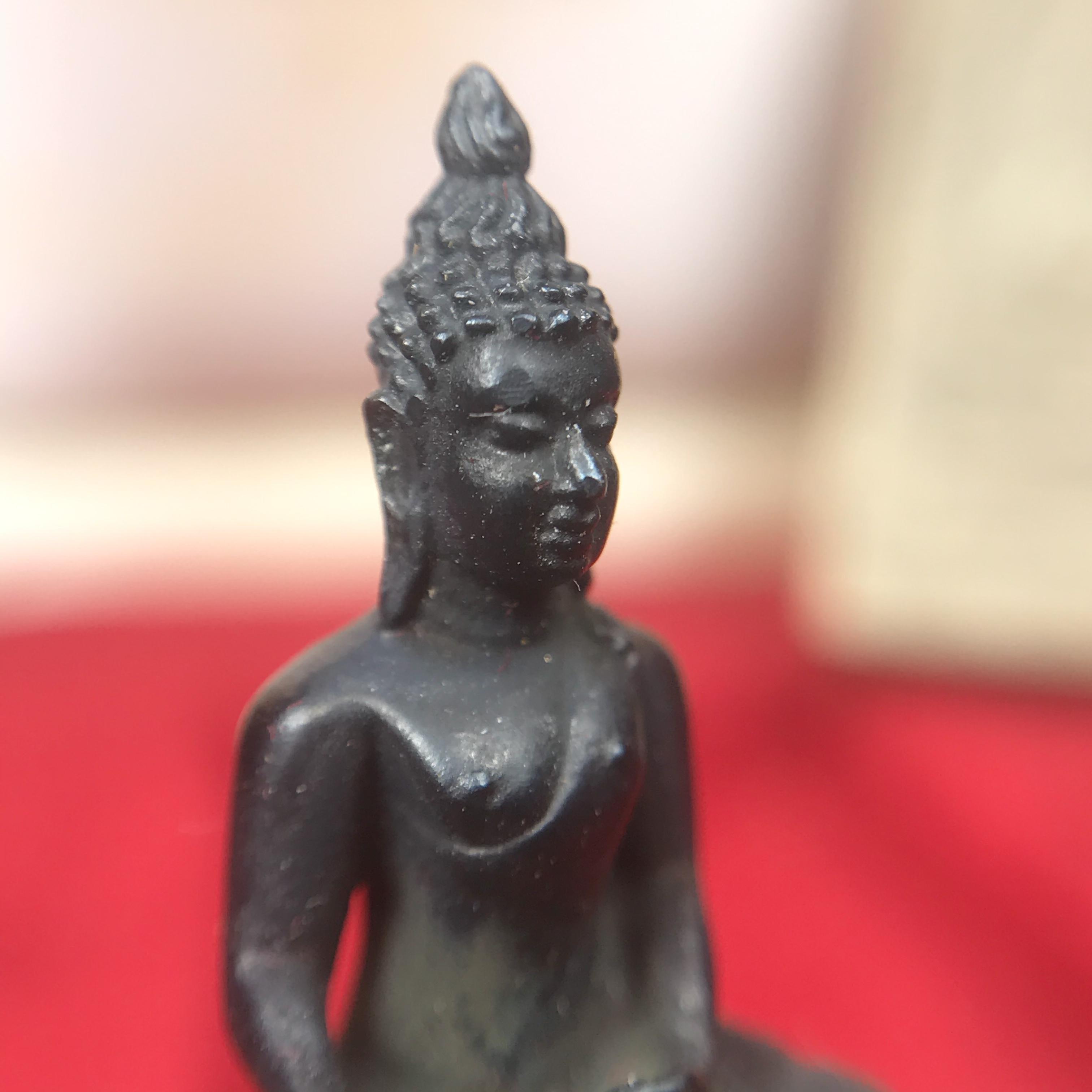 ชุดพระกริ่งไพรีพินาศ(รุ่นแรก สมเด็จพระญาณสังวร) เนื่องในพระบรมราชวโรกาสพระบาทสมเด็จพระเจ้าอยู่หัวรัชกาลที่9 เสด็จพระราชดำเนิน ในงานตัดลูกนิมิตสีมาอุโบสถ วัดเพชรวราราม จ.เพชรบูรณ์ ปี ๒๕๒๐ รุ่นเขาค้อ (ชุดกรรมการ ได้รับพระราชทาน พบเจอและหายากมากในปัจจุบัน)