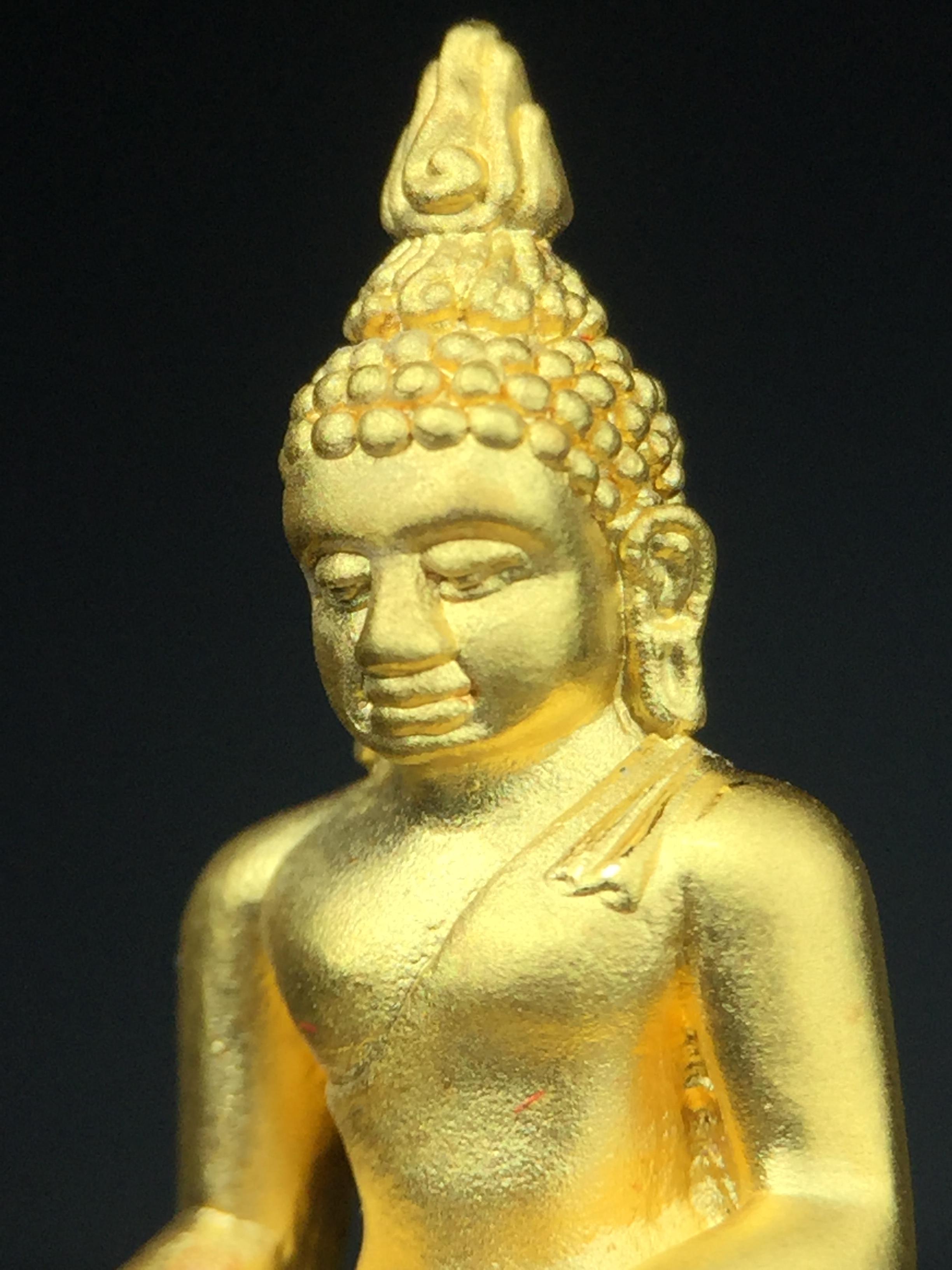 พระไพรีพินาศ รุ่นมหามงคล 72 พรรษา (6 รอบ) ในหลวงรัชกาลที่9 ปี2542 พิมพ์ใหญ่ เนื้อทองคำบริสุทธิ์ 99.9% (ฐานเนื้อนาค)แบบพ่นทรายขัดเงาบางส่วน(สภาพสวยเดิมกล่องบรรจุเดิมครบสมบูรณ์)องค์พิเศษกรรมการ(พบเจอน้อยหายากมาก)