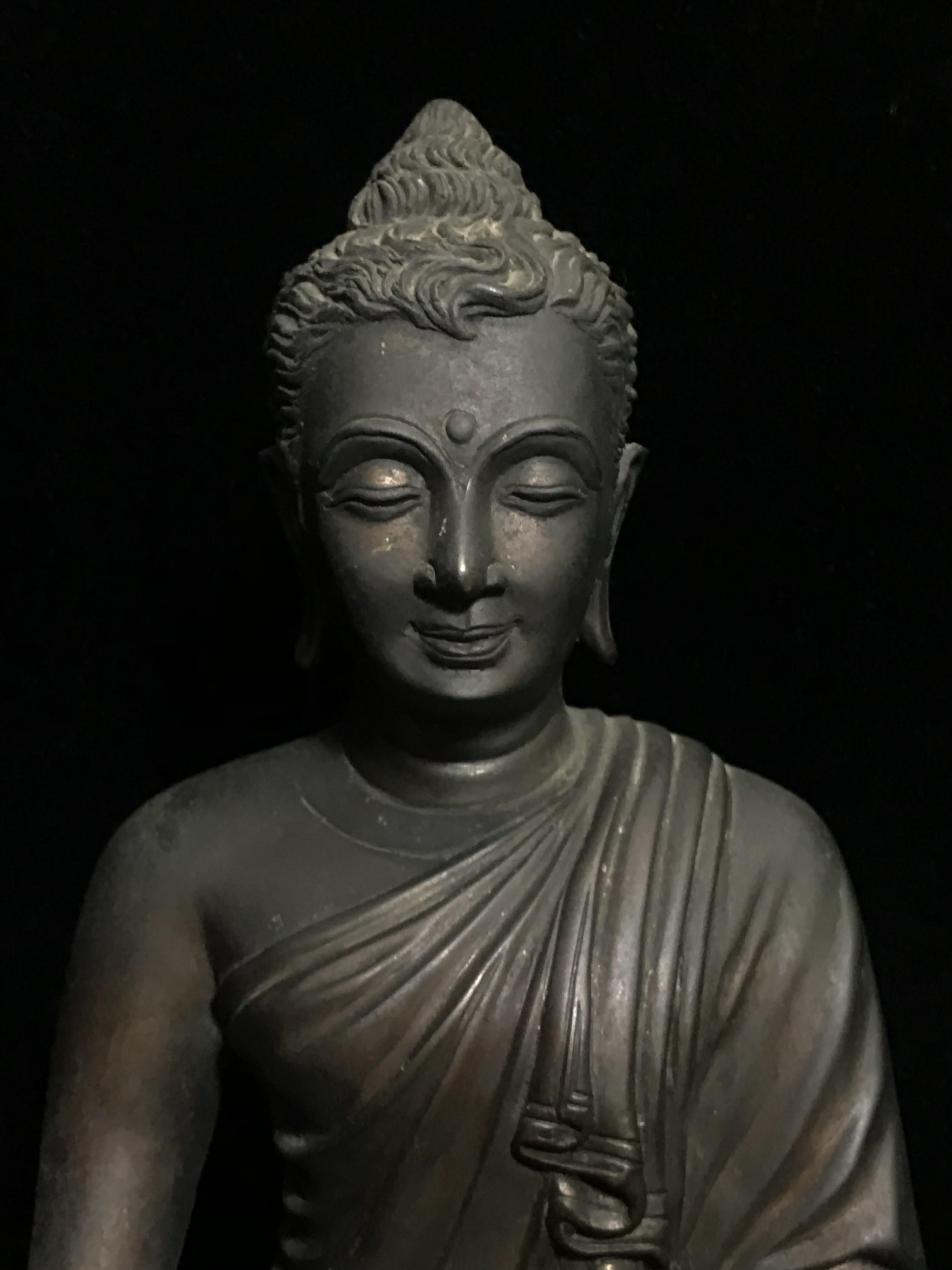 พระพุทธสิทธัตถศาสดา 100 ปี กรมบัญชีกลาง พ.ศ. 2533(รุ่นแรก) เนื้อโลหะสำริด รมมันปู หน้าตัก 5.9 นิ้ว (พิธีใหญ่ ศิลป์สวย หายาก)