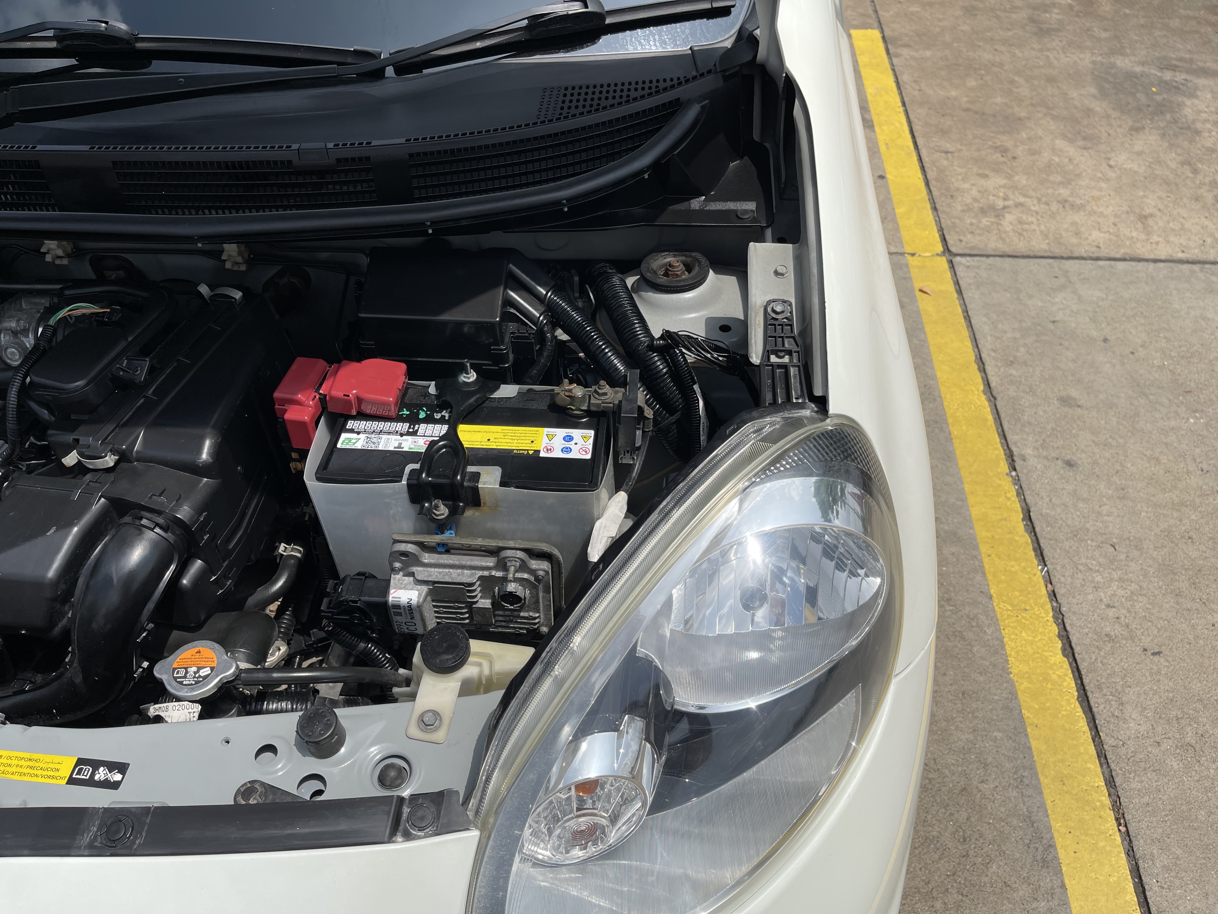 Nissan March 1.2 E At 2014 ขาวมุก