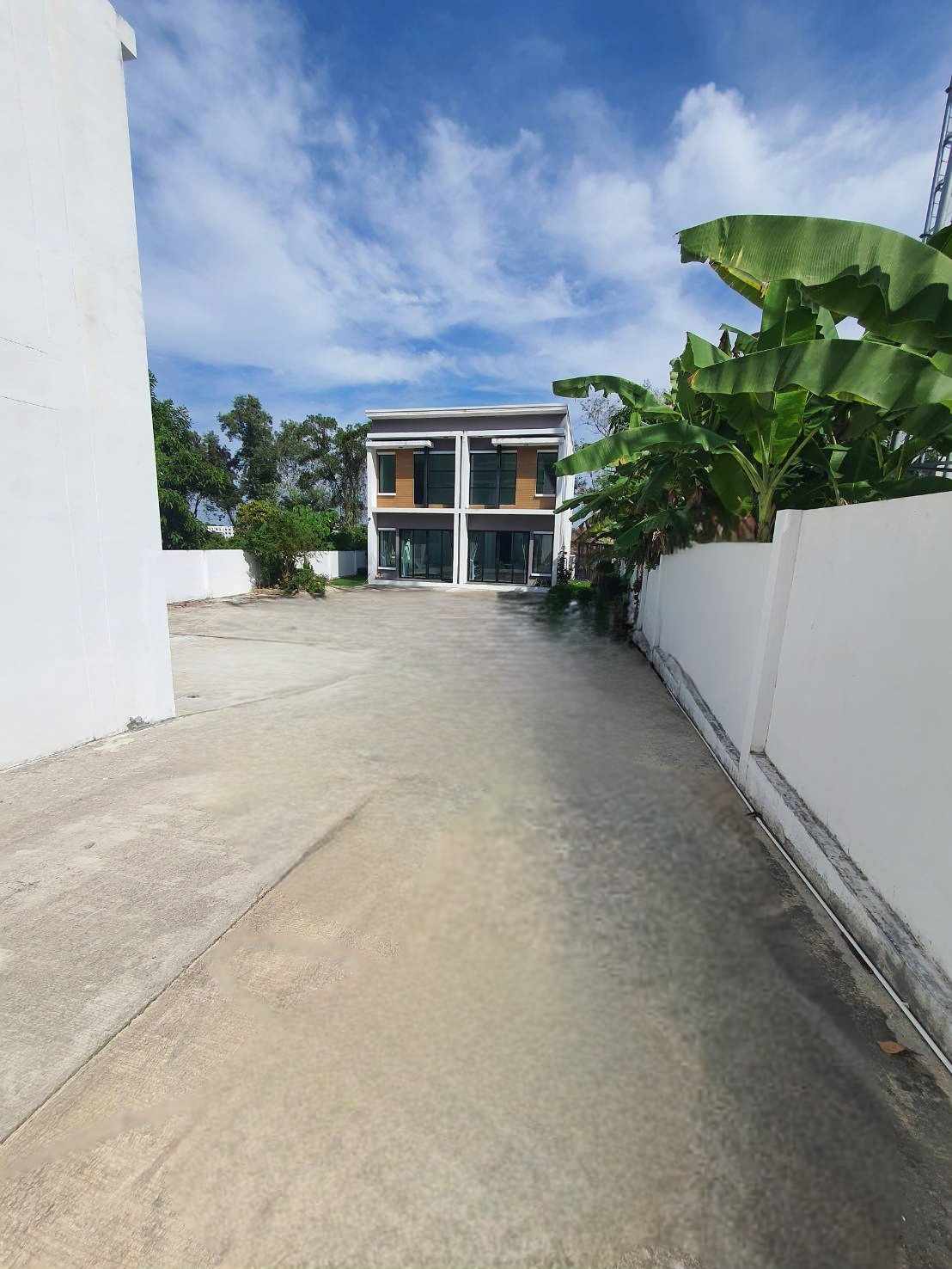 For Sales : Kohkaew, One and a half story semi-detached house, 2 Bedrooms, 2 Bathrooms