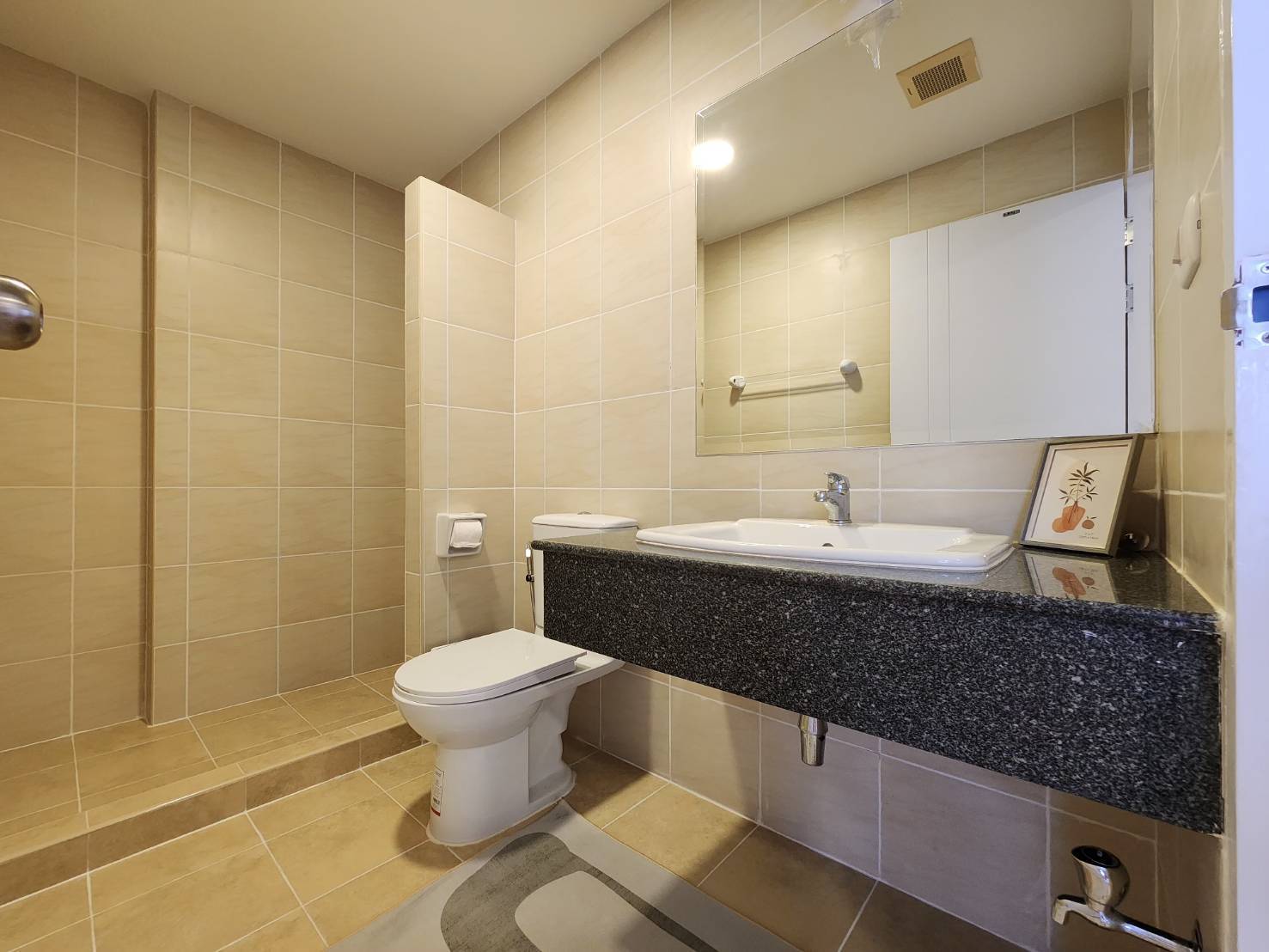 For Sales : Wichit, The Clover Condo, 1 Bedroom 1 Bathroom, 4th flr.