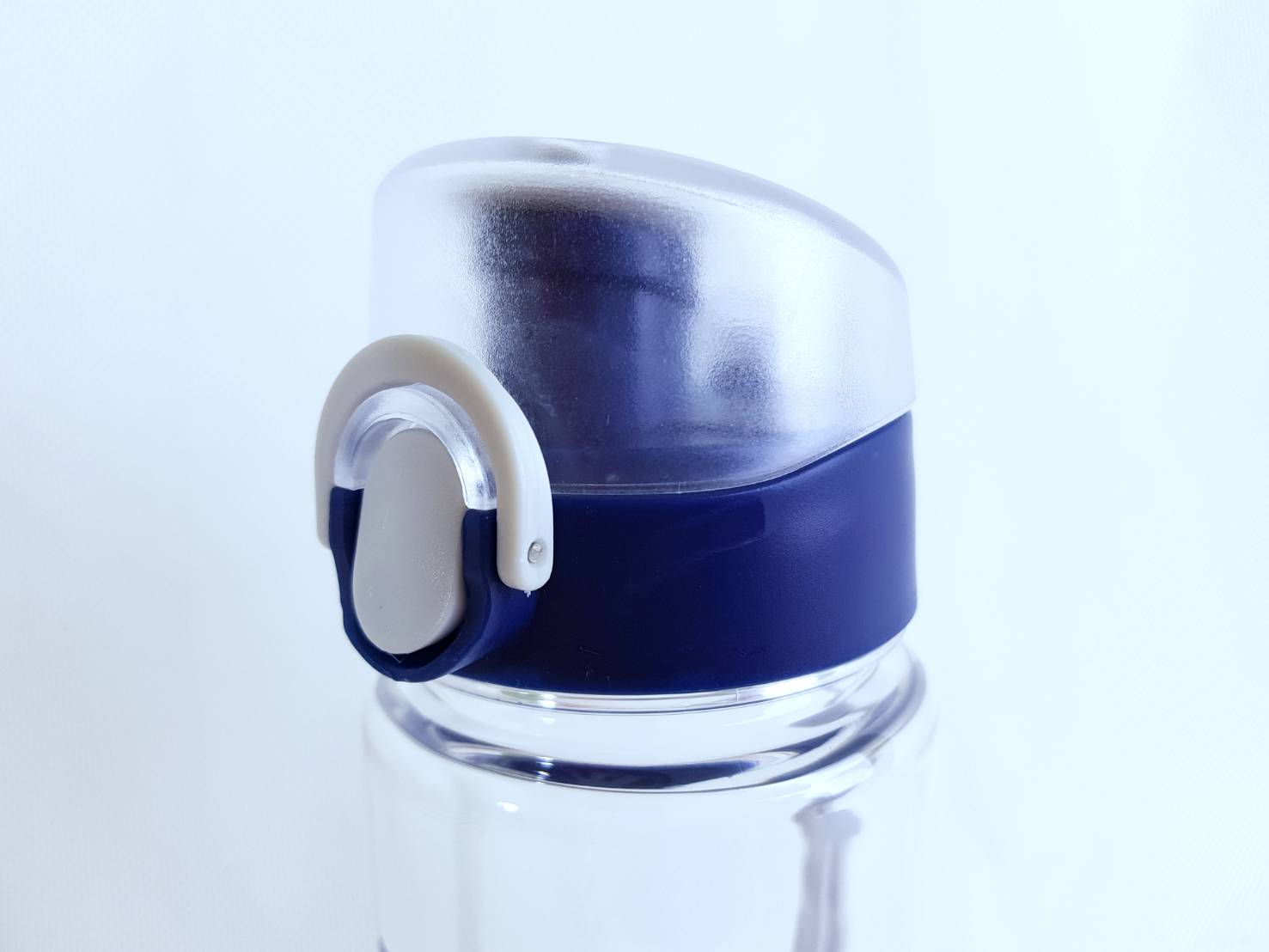 Small Evting ขวดน้ำ Super Lock รุ่น 5231 ความจุ 560 มล BPA Free อย่าลืม !! กดติดตามร้าน "รับส่วนลดเพิ่ม" ใส่น้ำร้อนได้ ฝาไม่รั่วซึม