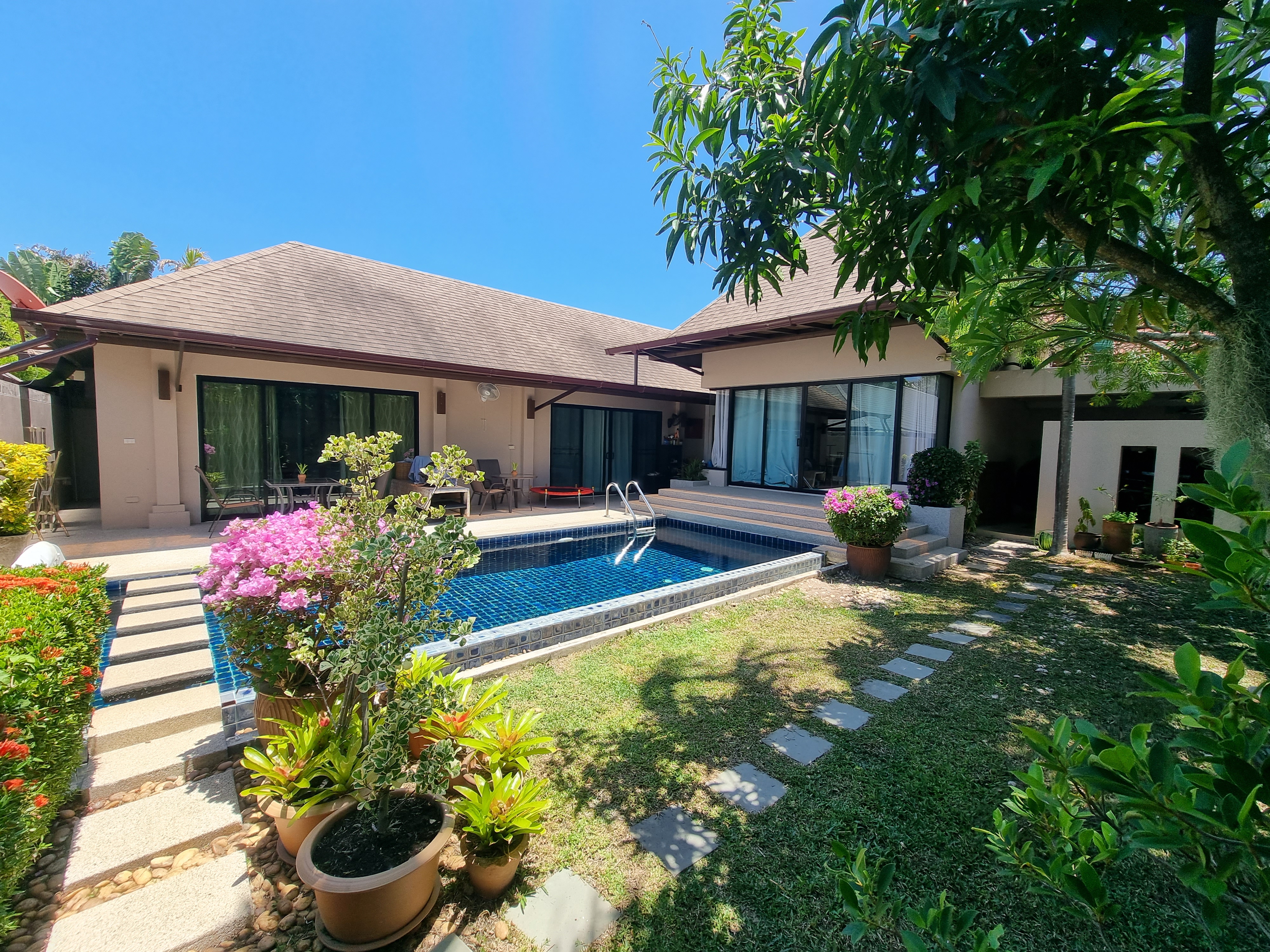 For Sale : Rawai, Thai Bali Pool Villa in Rawai, 2 bedrooms 2 bathrooms