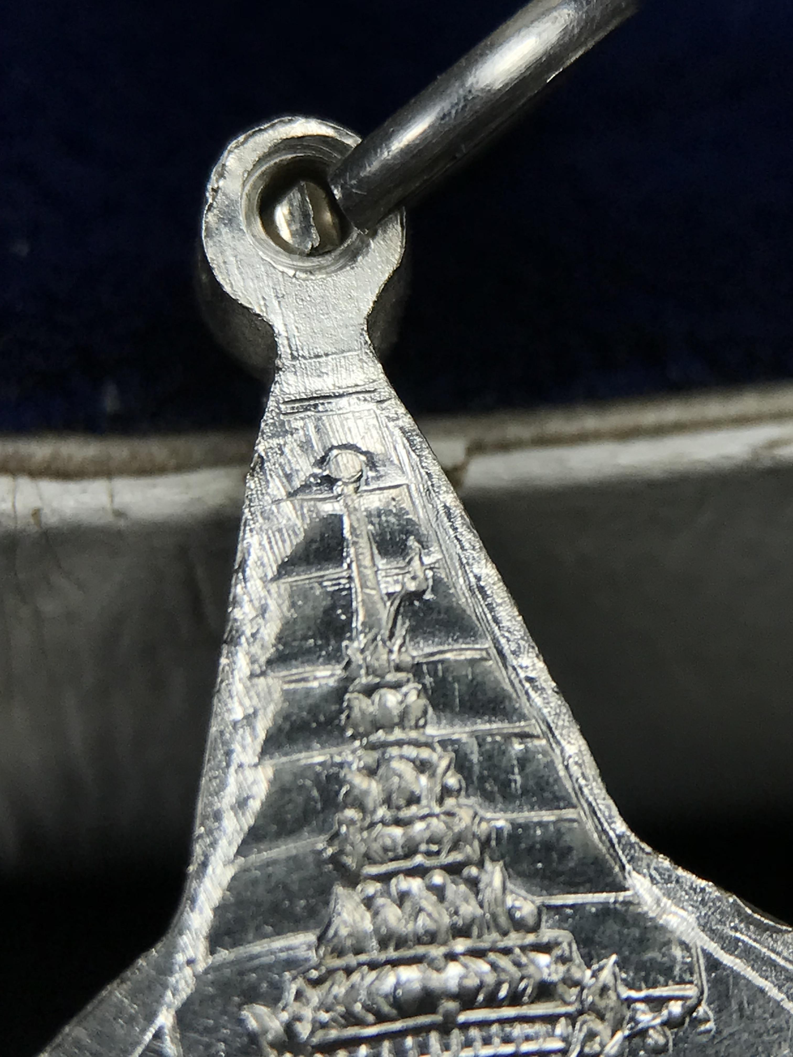 เหรียญพระชัยหลังช้าง หลัง สก. ปี 2535 เนื้อเงินหายาก สภาพสวยเดิมพร้อมกล่องบรรจุเดิมครบสมบูรณ์(พิธีใหญ่ รุ่นยอดมนิยม)