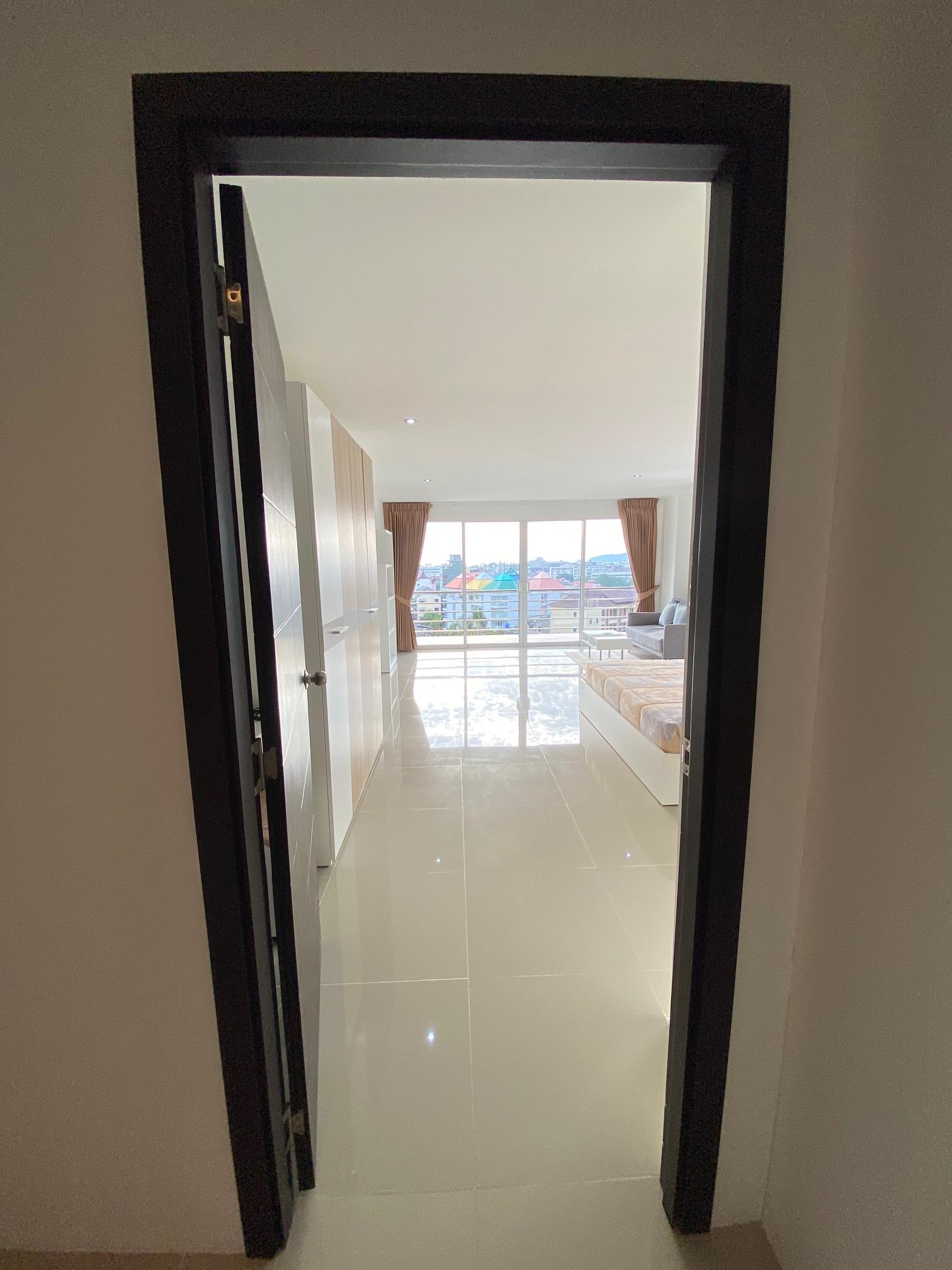 For Rent : Condominium in Patong area, 2 Bedroom 1 Bathroom, 3rd flr.